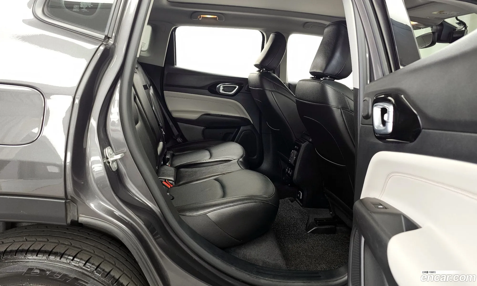 Jeep Compass 2022 3C4NJDCB6NT179100 — 12