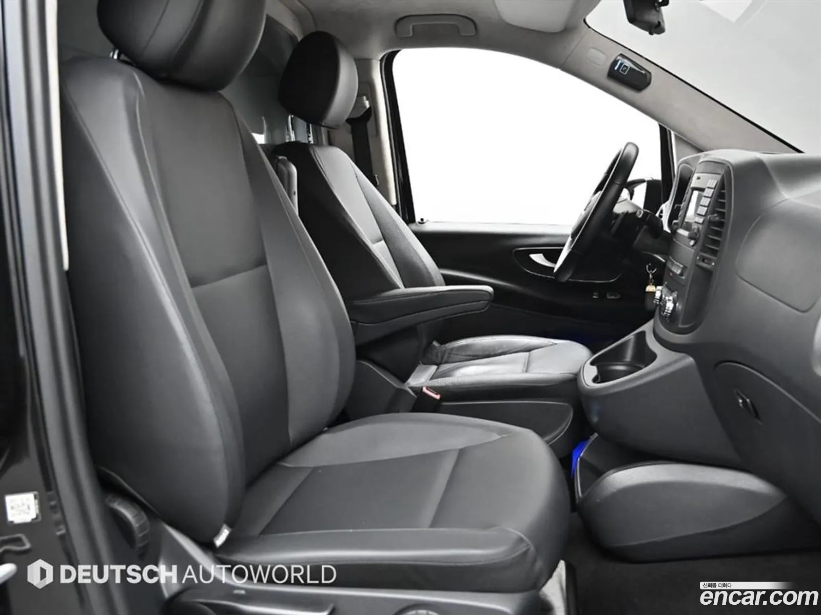 Mercedes-Benz V-Class 2016 — 19