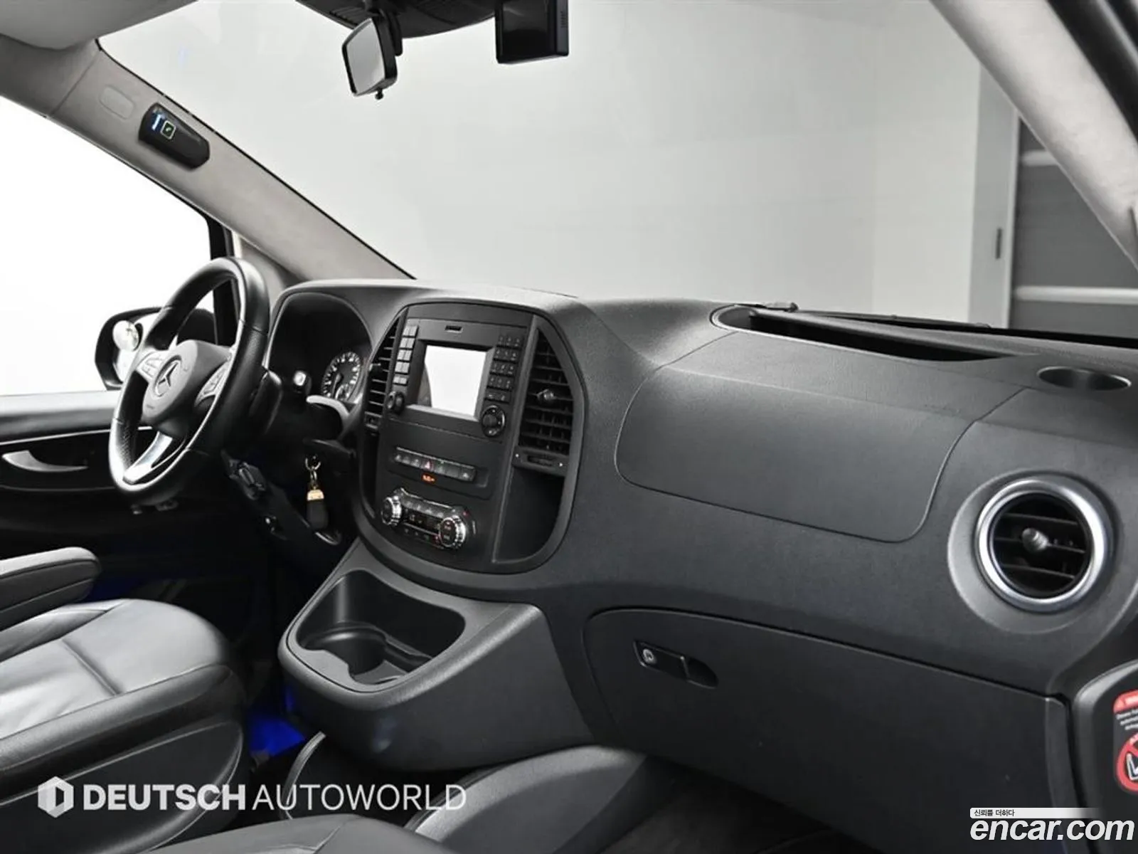 Mercedes-Benz V-Class 2016 — 14