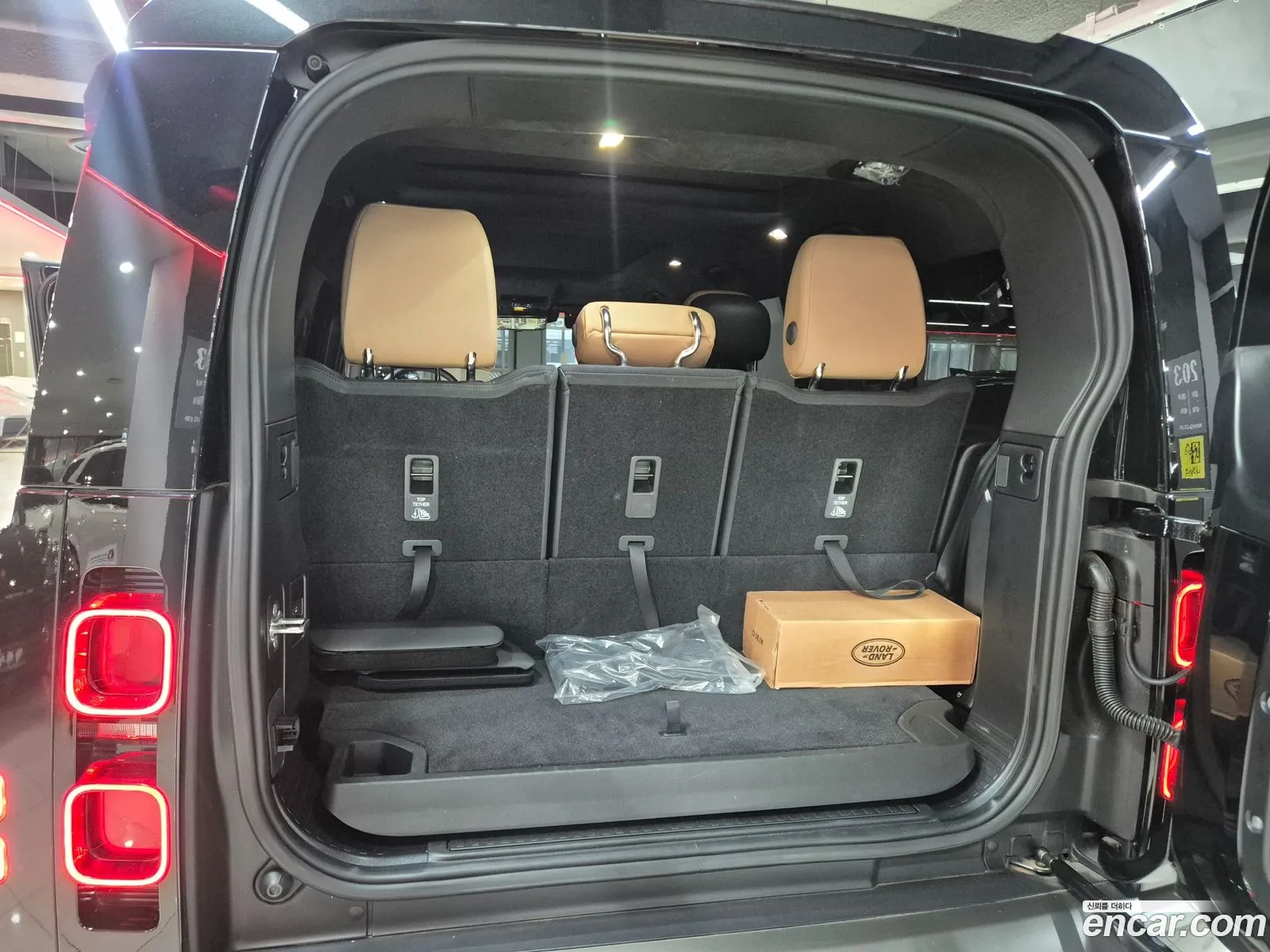 Land Rover Defender 2025 — 2