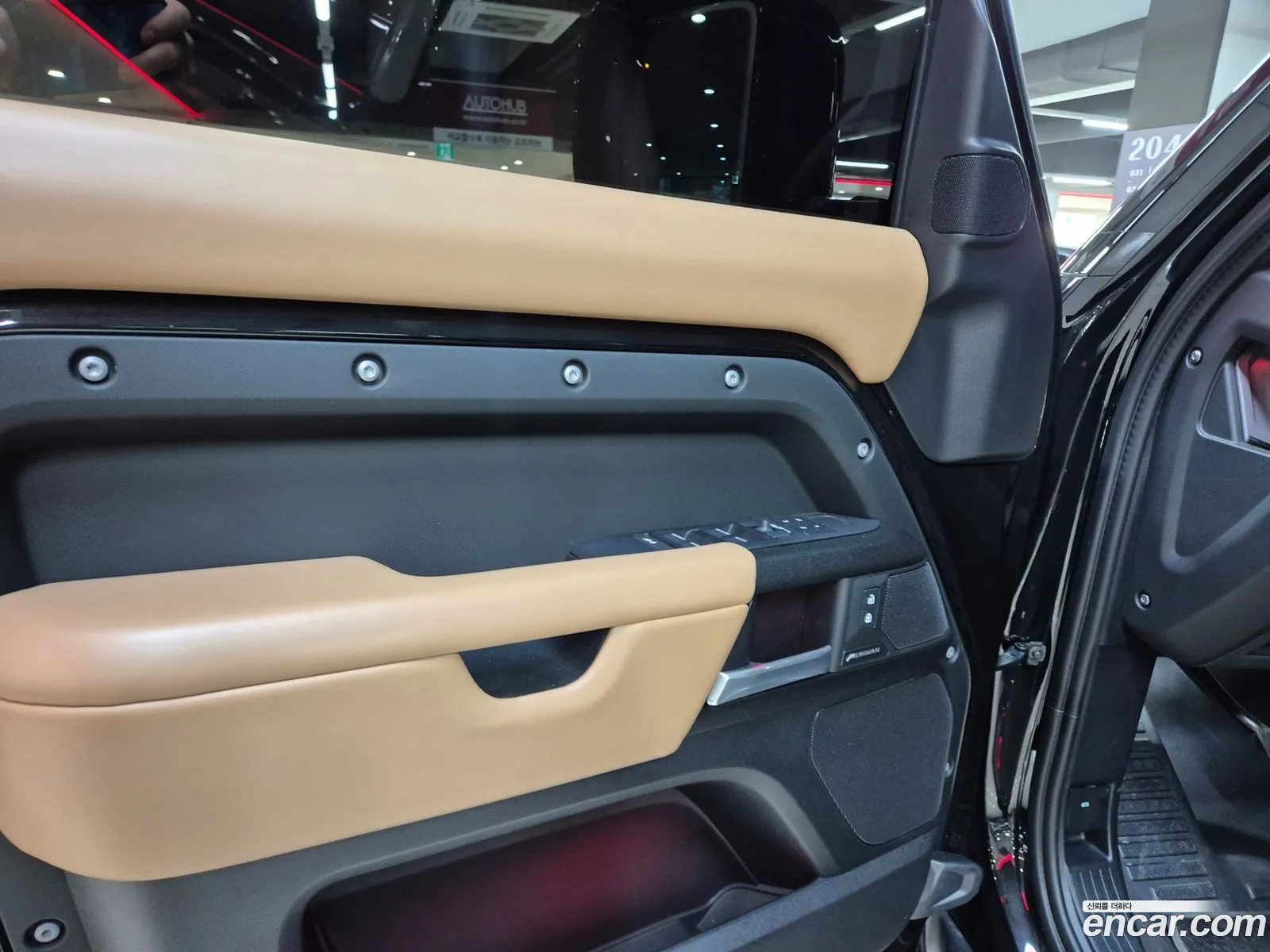 Land Rover Defender 2025 — 3