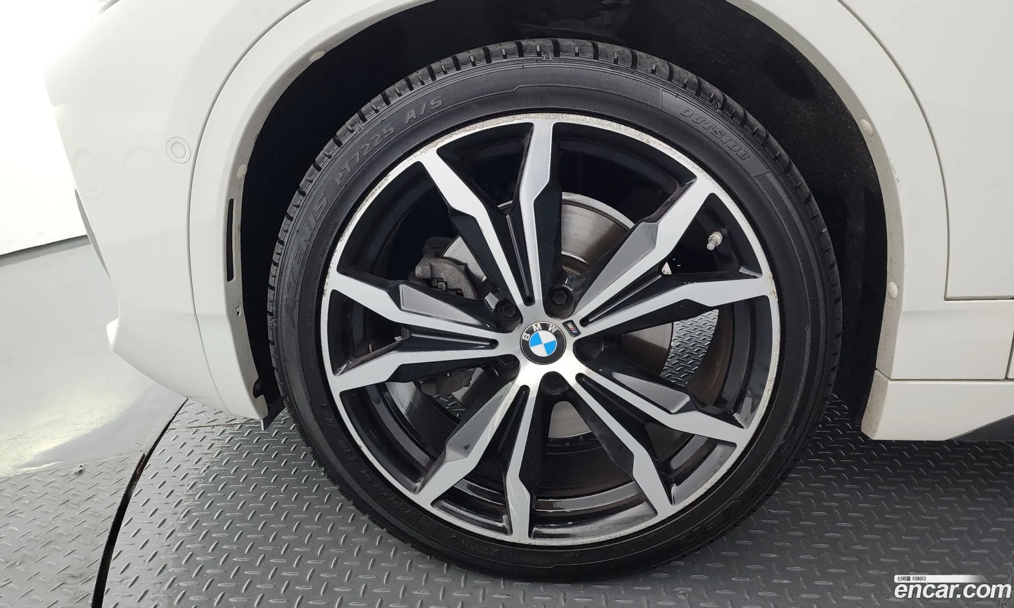 BMW X2 2019 WBAYJ5100KEF55953 — 18
