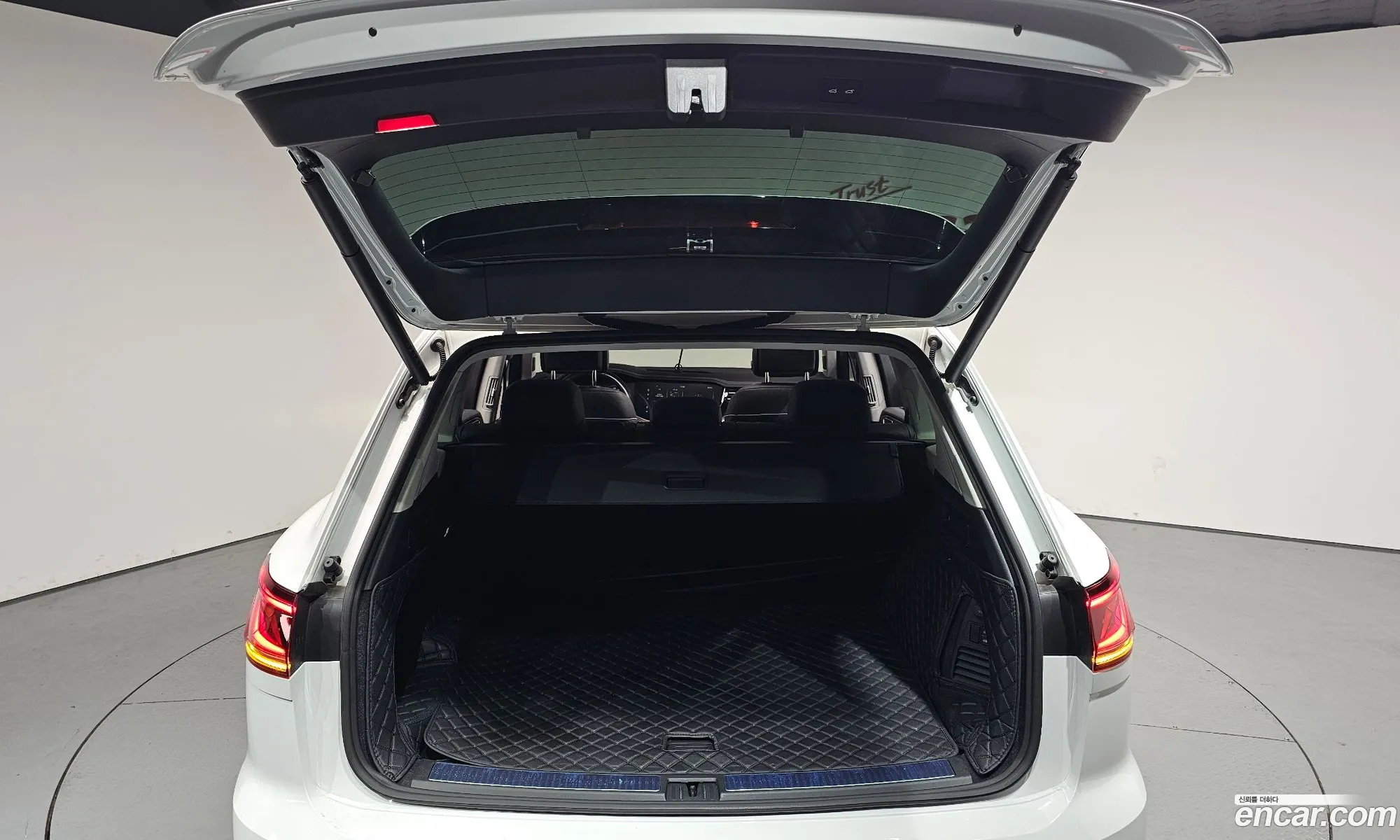 Volkswagen Touareg 2024 — 29
