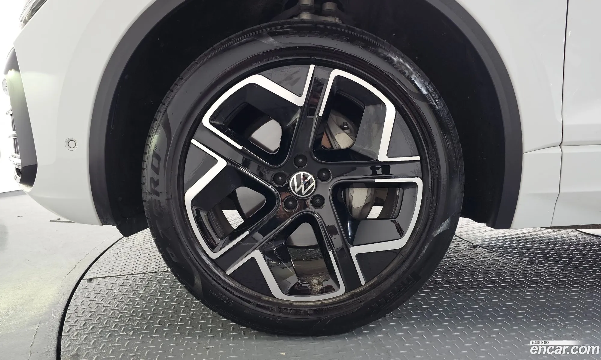 Volkswagen Touareg 2024 — 36