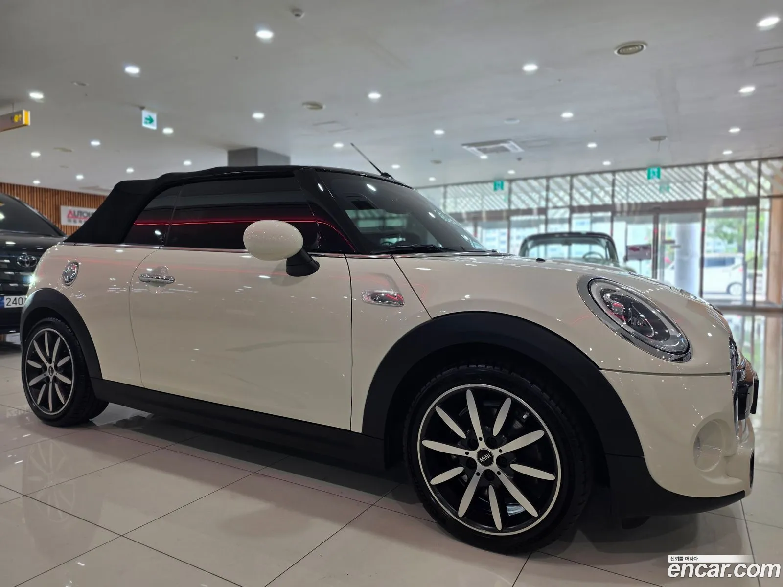 Mini Cooper S Convertible 2018 — 10