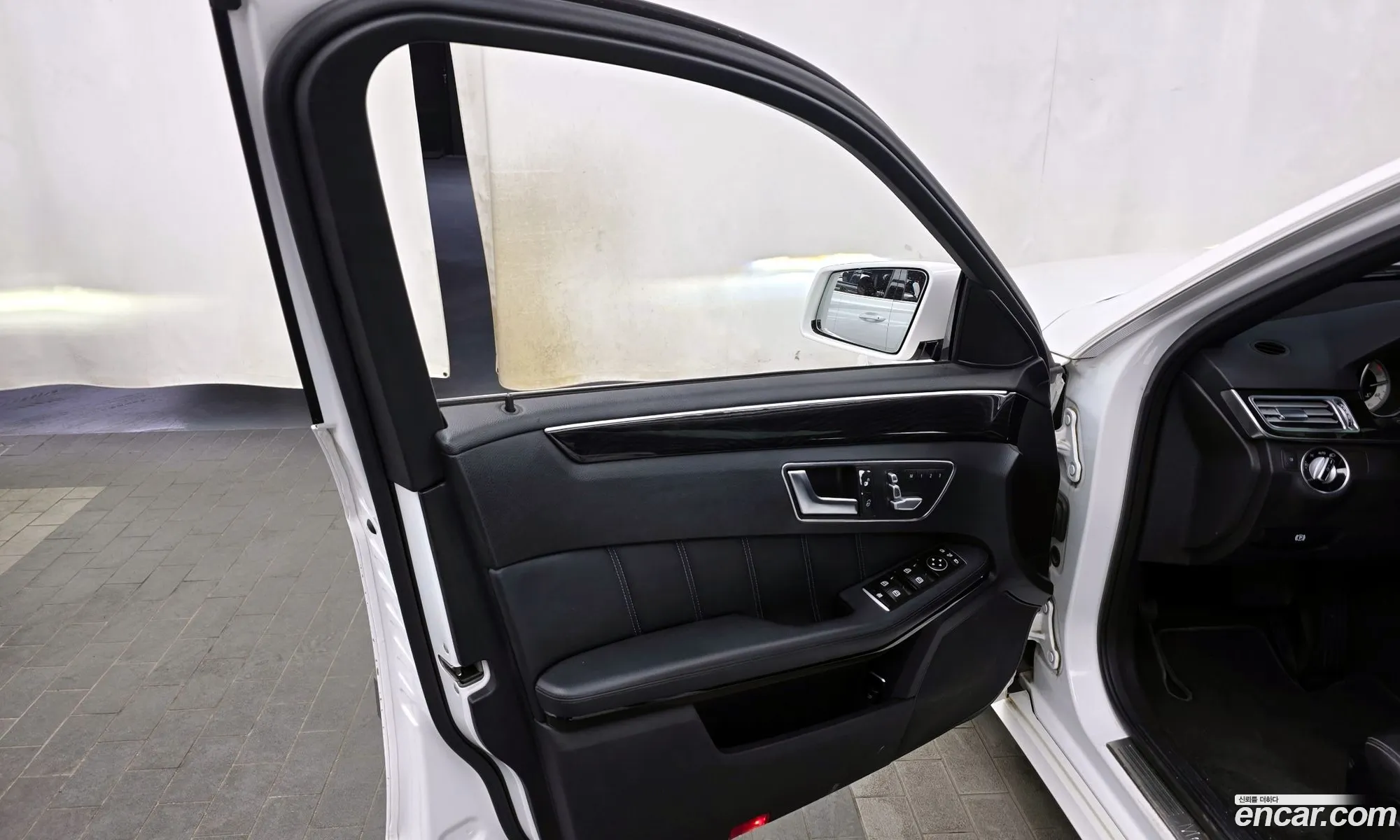 Mercedes-Benz E-Class W212 2013 — 10