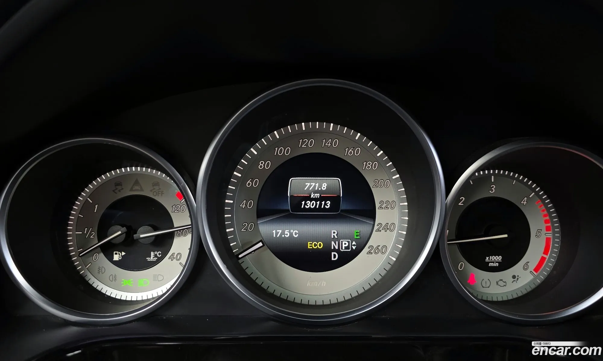 Mercedes-Benz E-Class W212 2013 — 23
