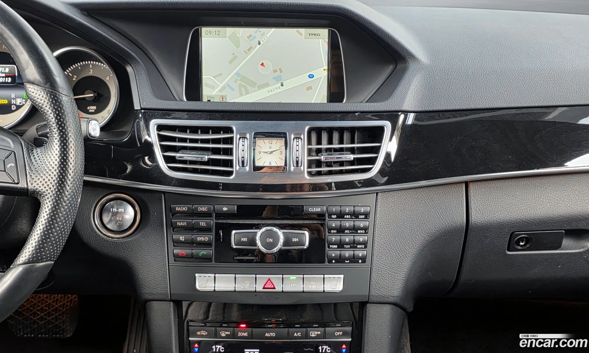 Mercedes-Benz E-Class W212 2013 — 24