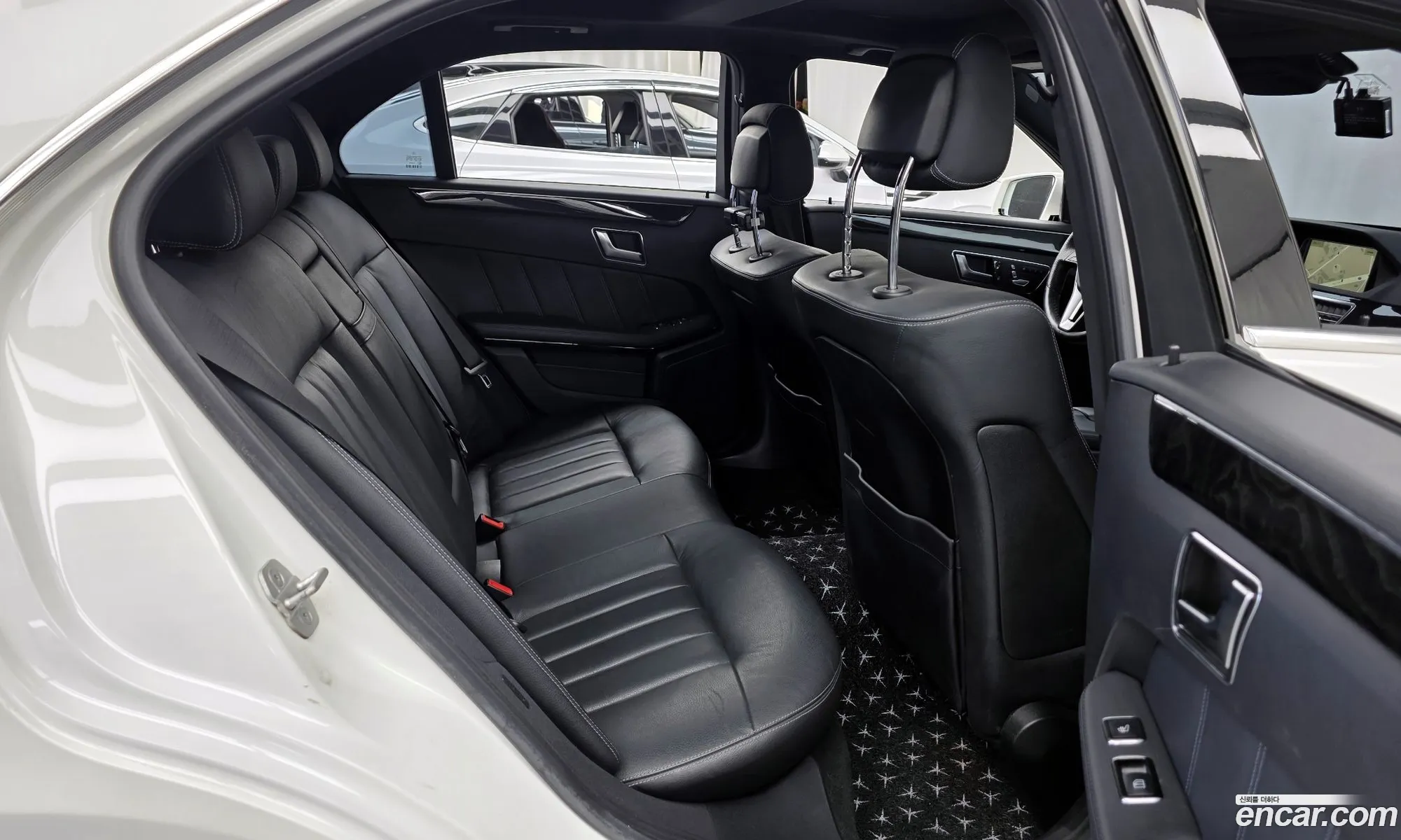 Mercedes-Benz E-Class W212 2013 — 22