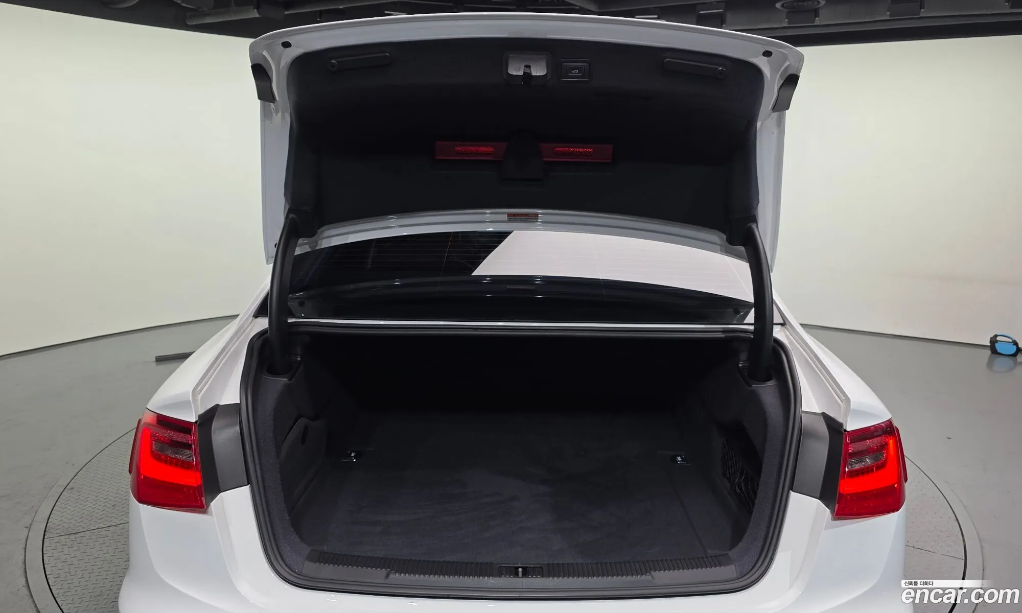 Audi A6 2015 — 16