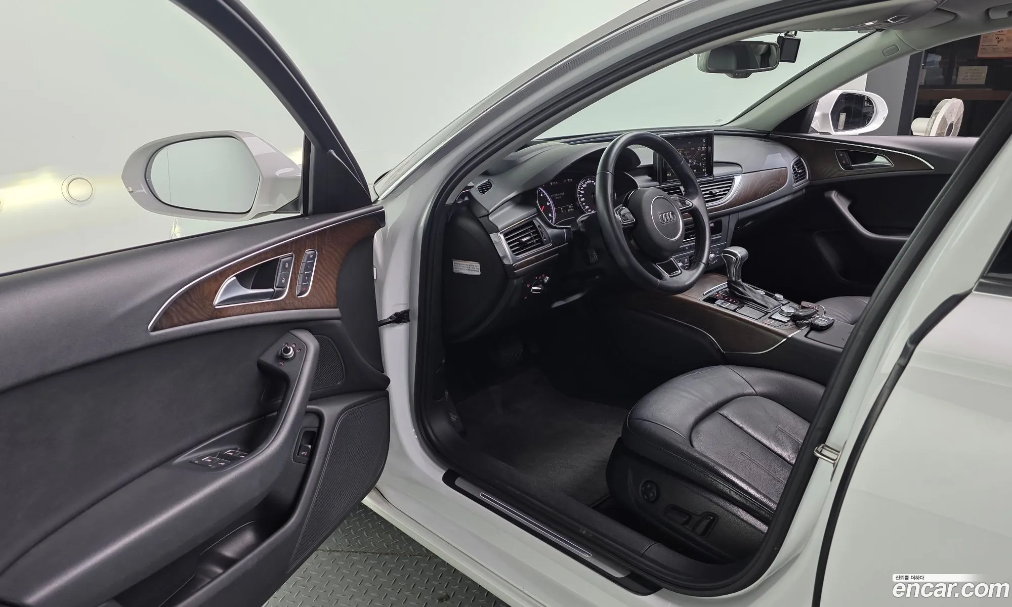 Audi A6 2015 — 12