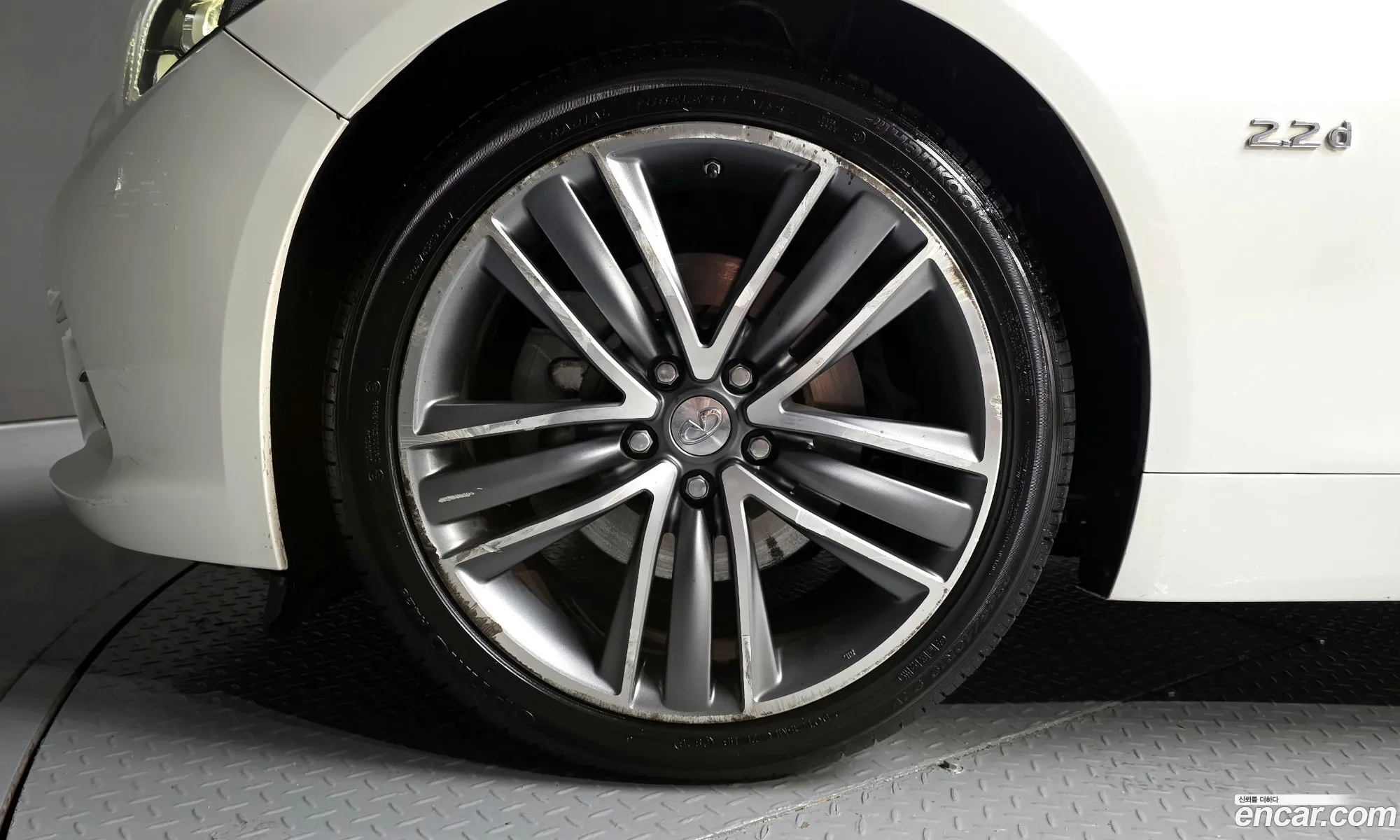 Infiniti Q50 2016 — 13