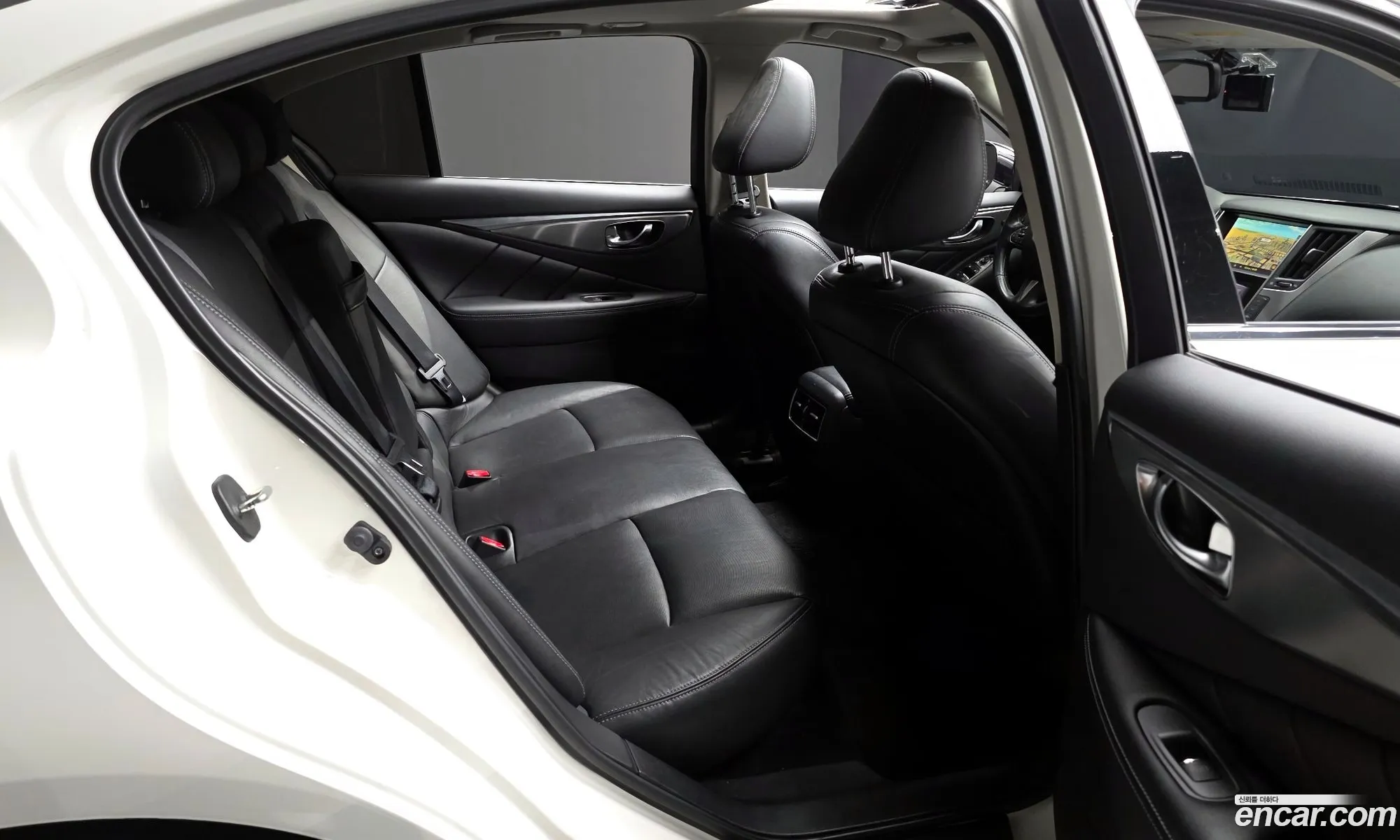 Infiniti Q50 2016 — 9