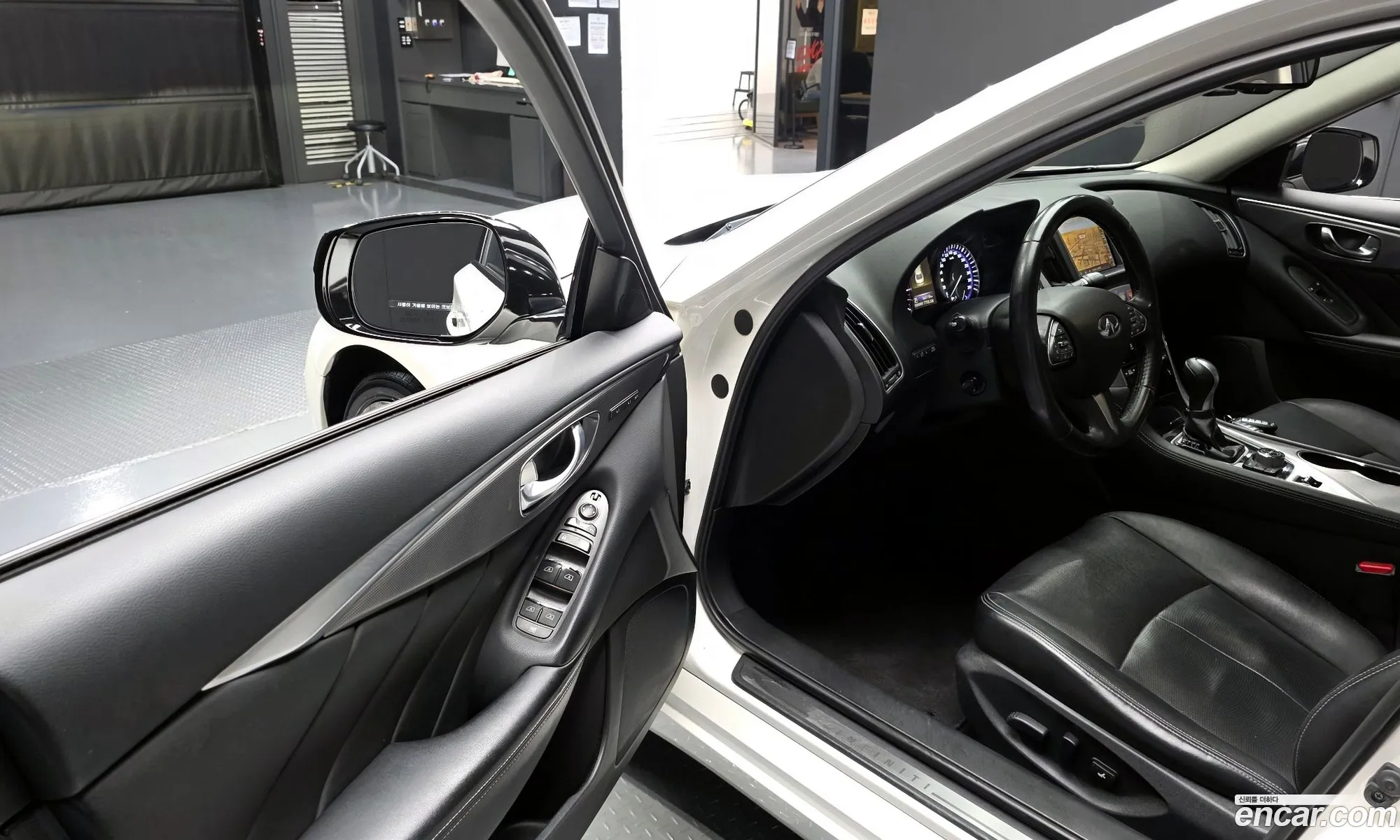 Infiniti Q50 2016 — 12