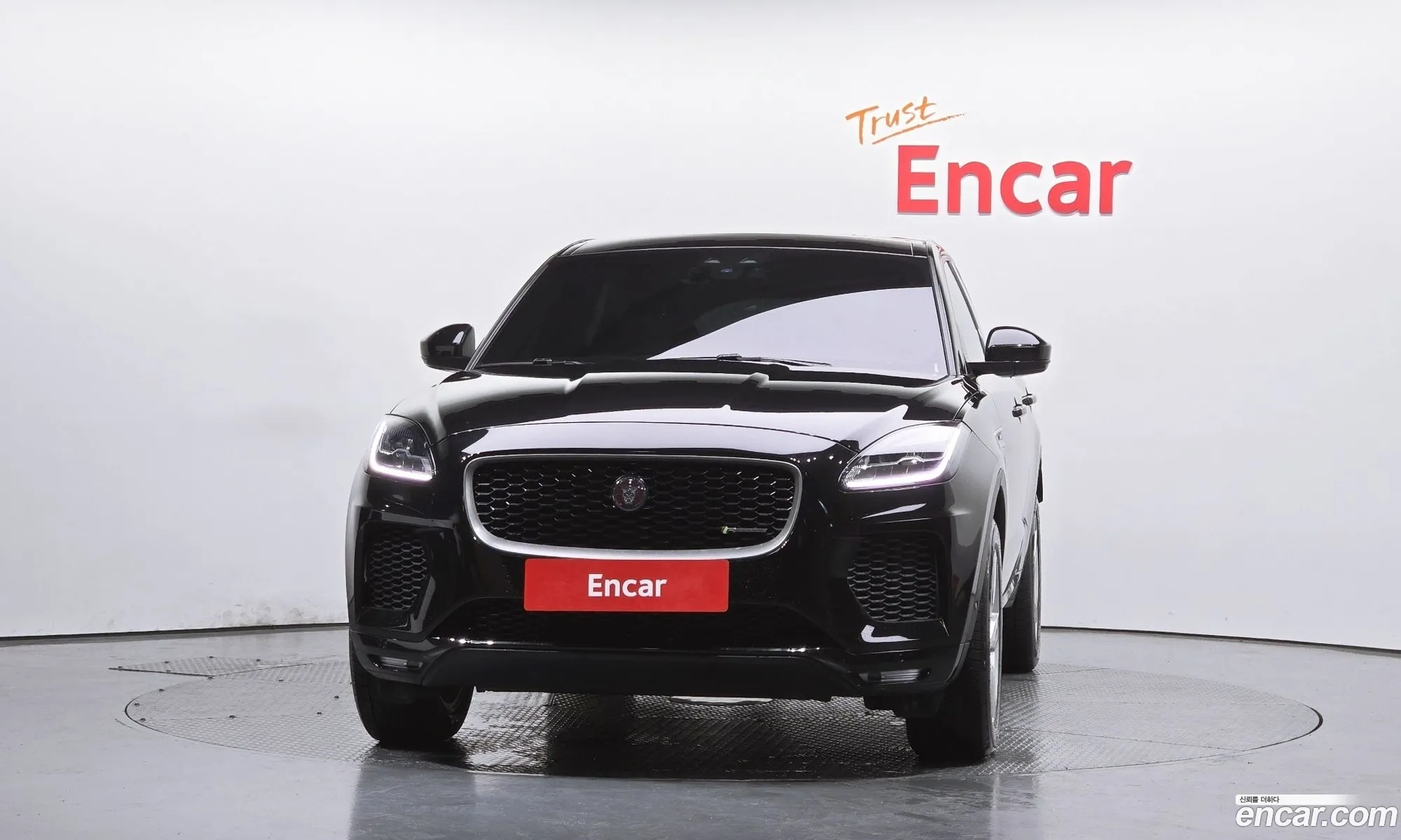 Jaguar E-Pace 2018 SADFA2BX4J1Z32618 — 2