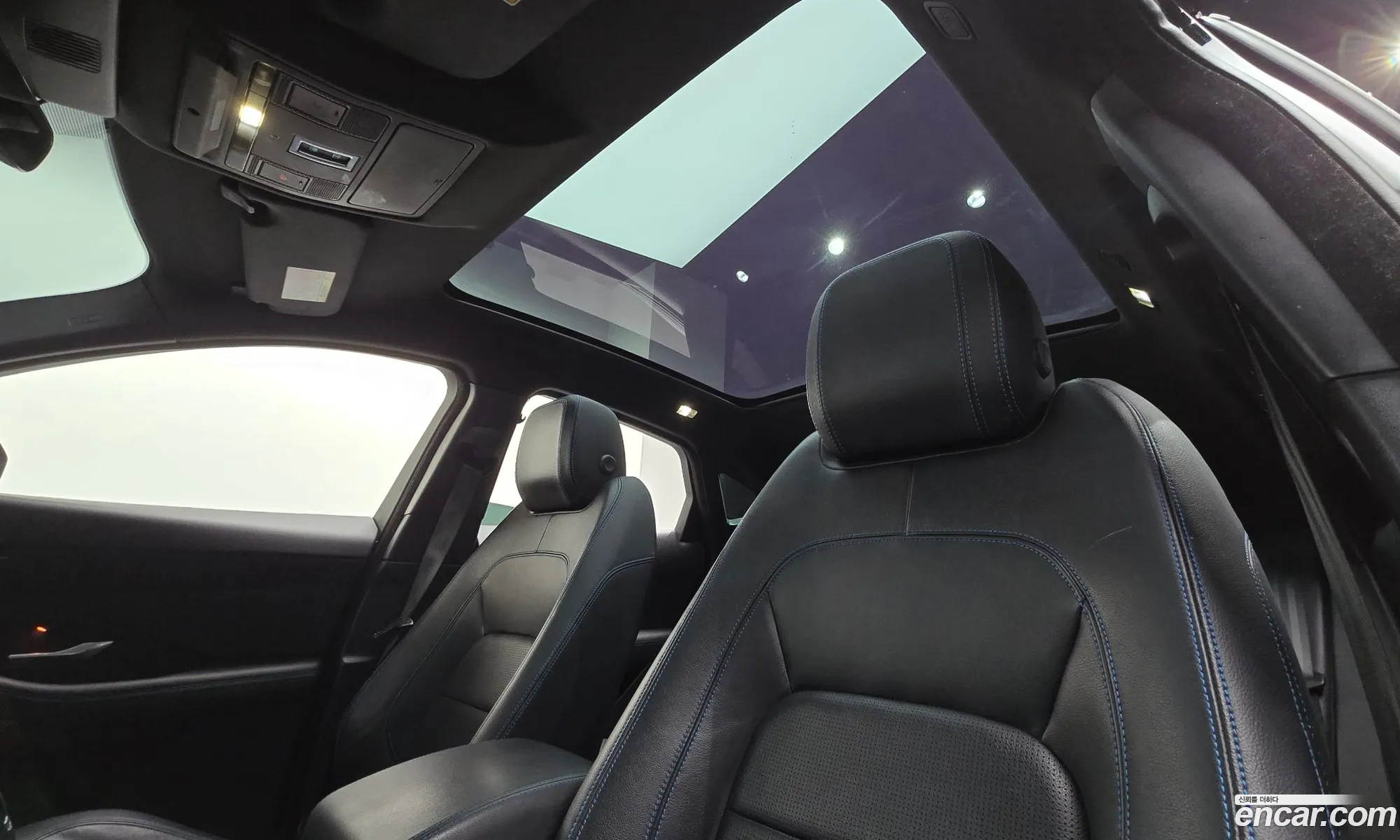 Jaguar E-Pace 2018 SADFA2BX4J1Z32618 — 5