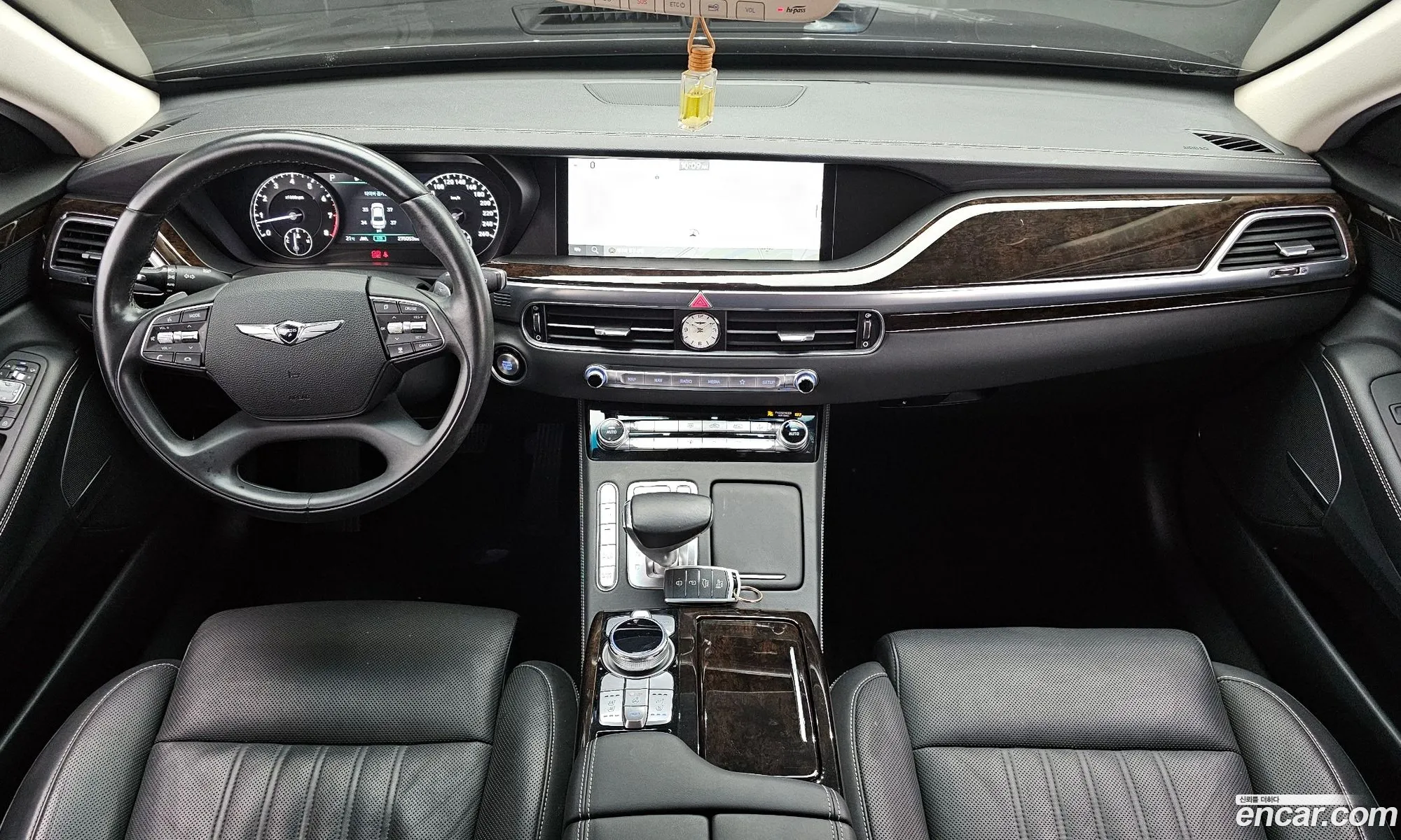 Genesis G90 2020 KMHG141DDLU078861 — 2