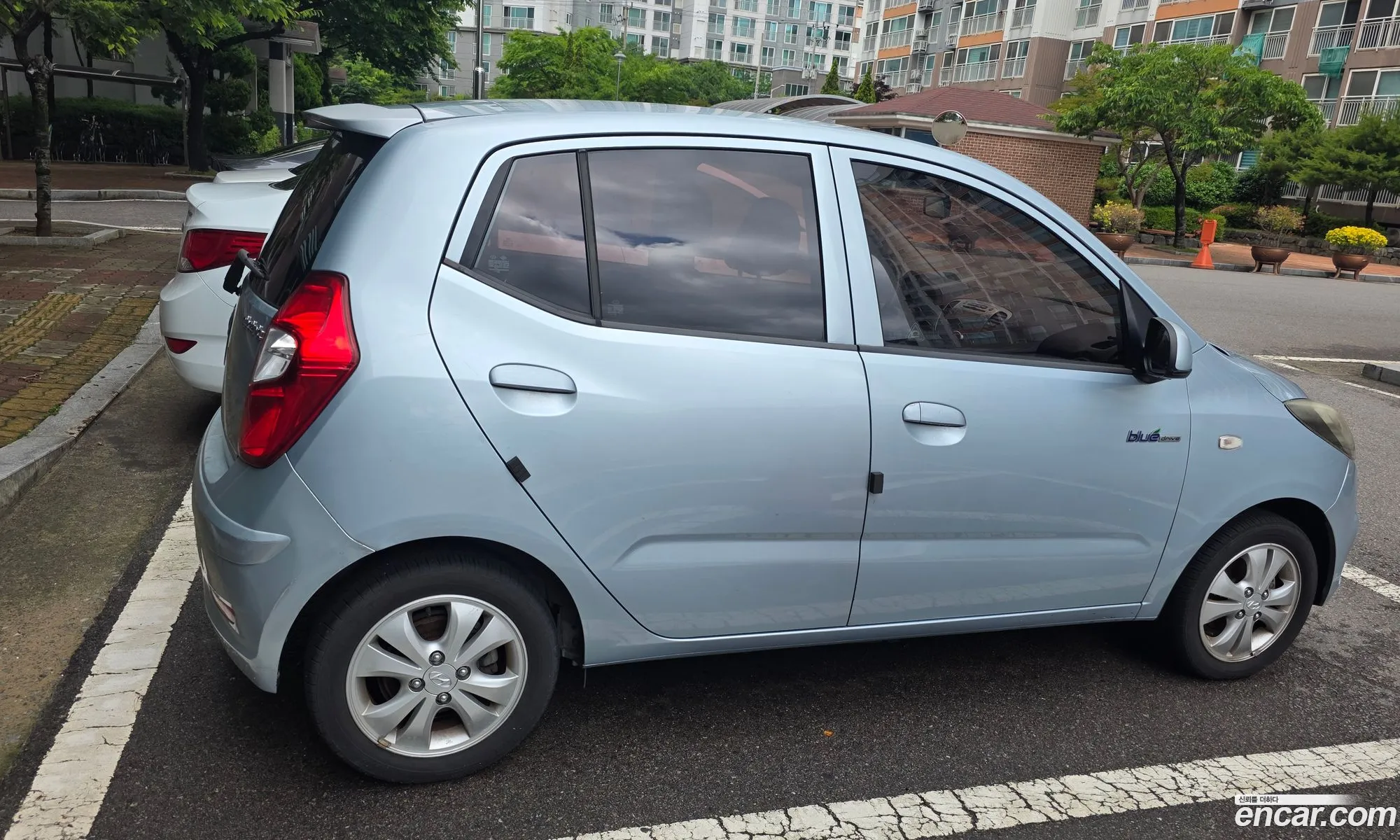 Hyundai BlueOn 2011 — 2