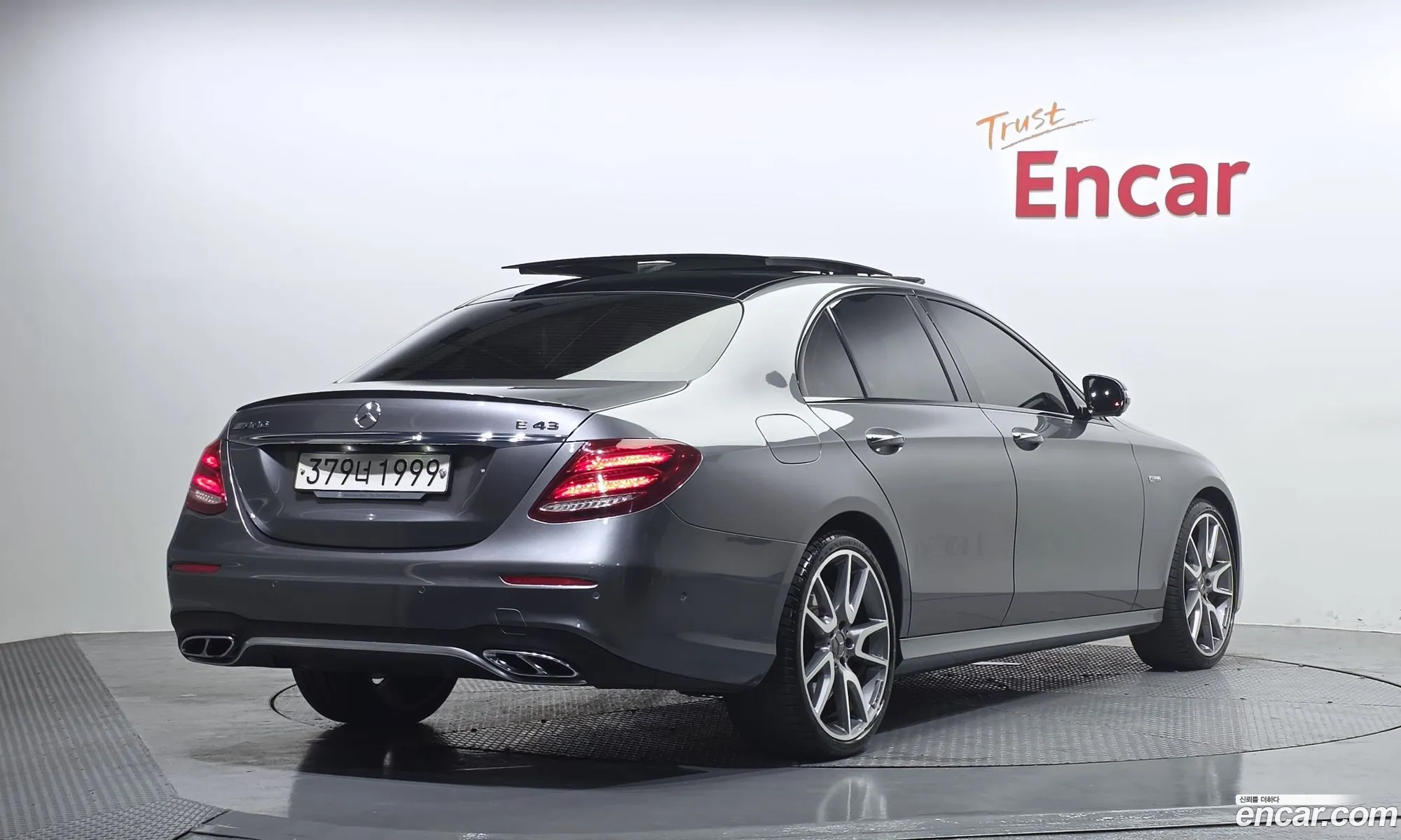 Mercedes-Benz E-Class W213 2017 — 14