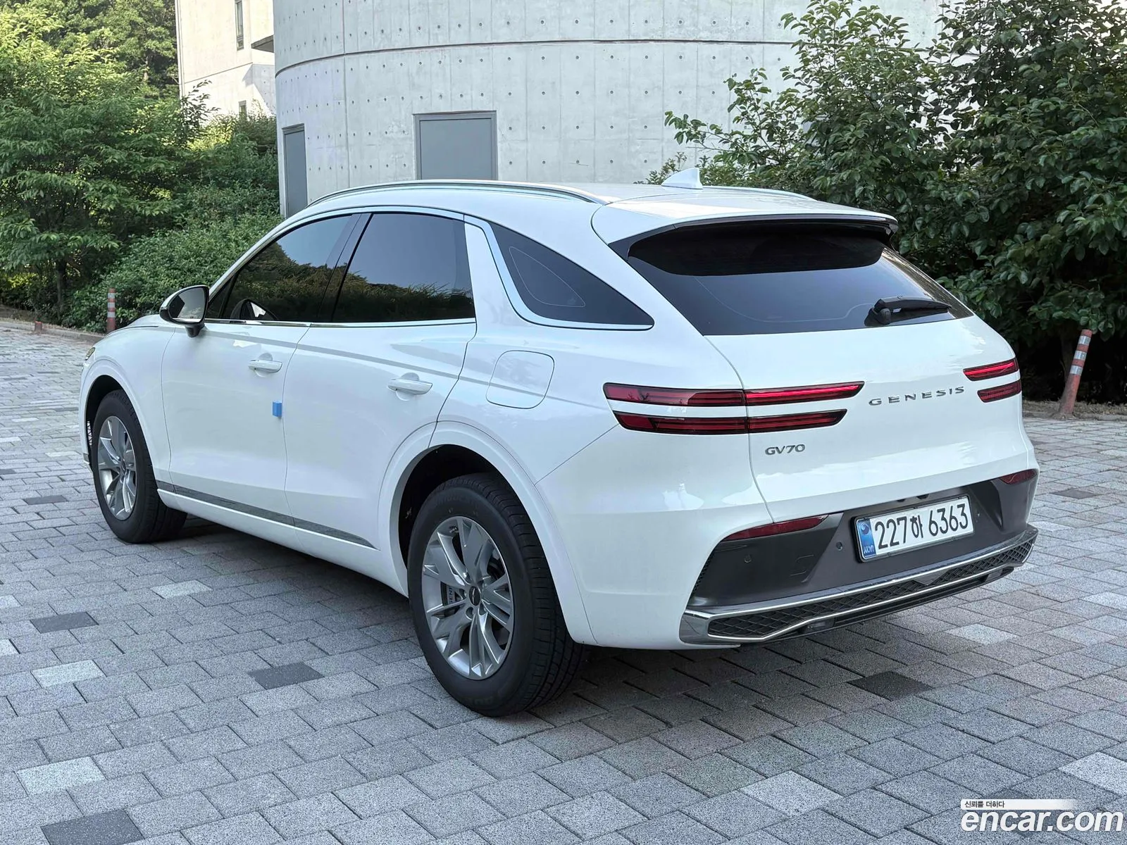 Genesis GV70 2025 — 3