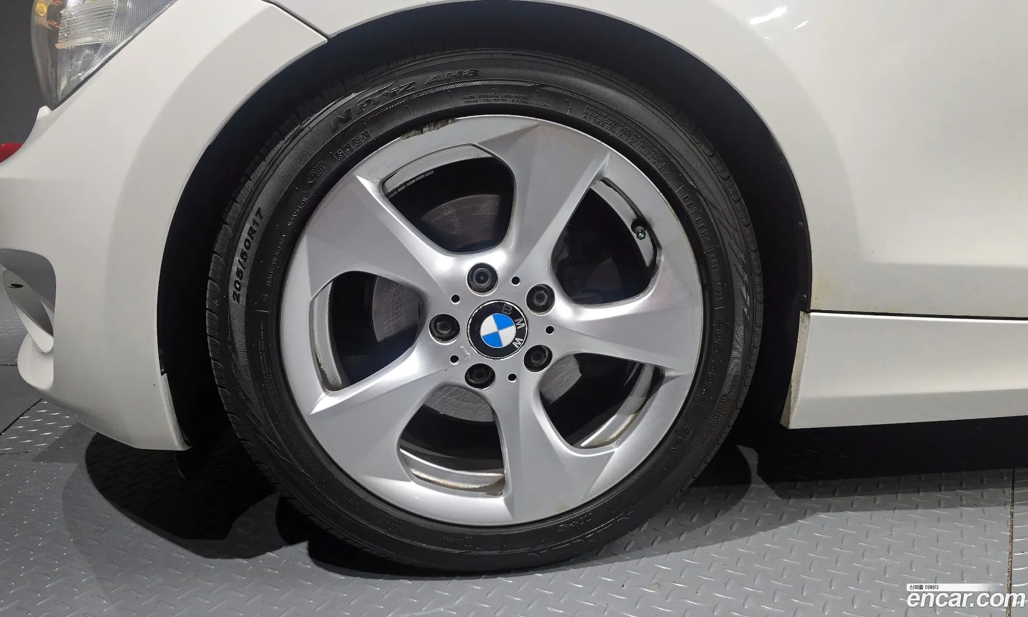 BMW 1 Series 2011 WBAUR3108BVL41530 — 8