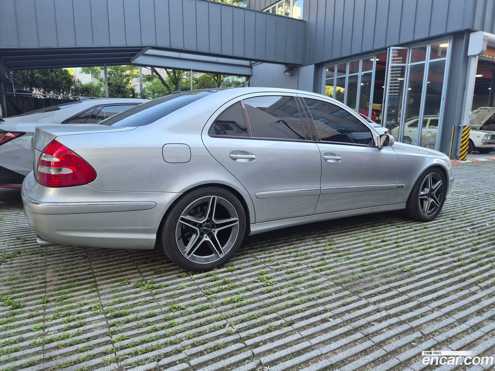 Mercedes-Benz E-Class W211 2003 — 2