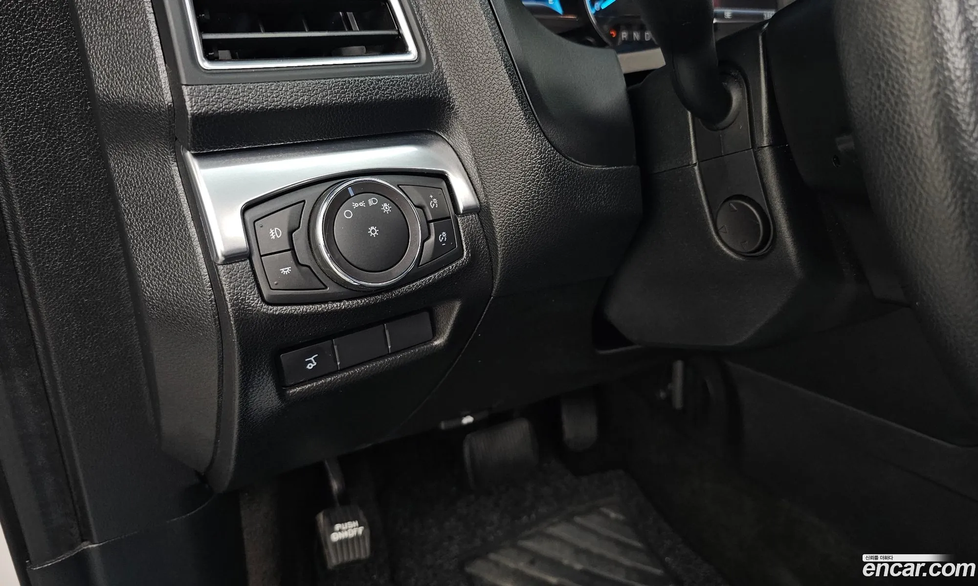 Ford Explorer 2018 1FM5K8FH7JGB23567 — 27