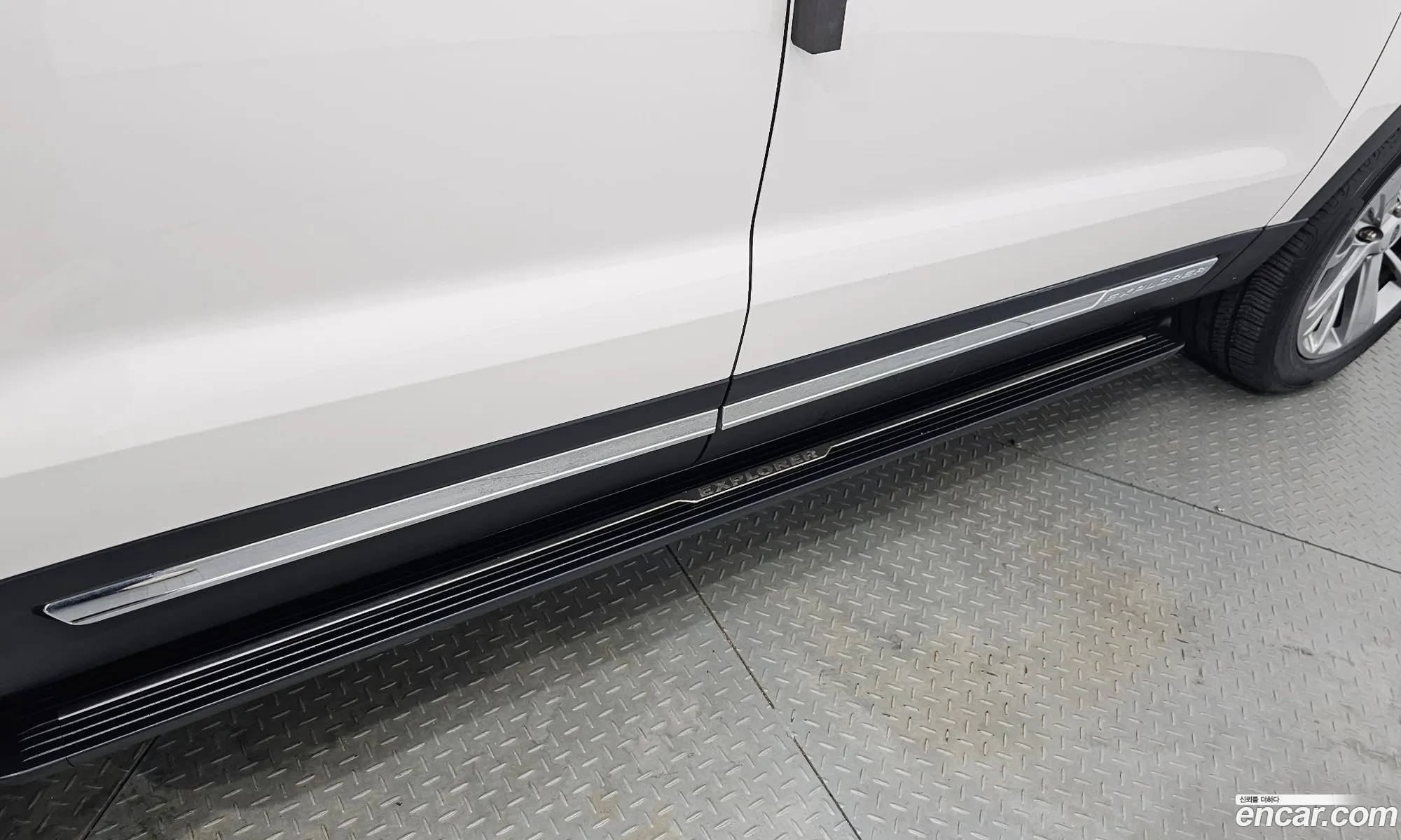 Ford Explorer 2018 1FM5K8FH7JGB23567 — 22