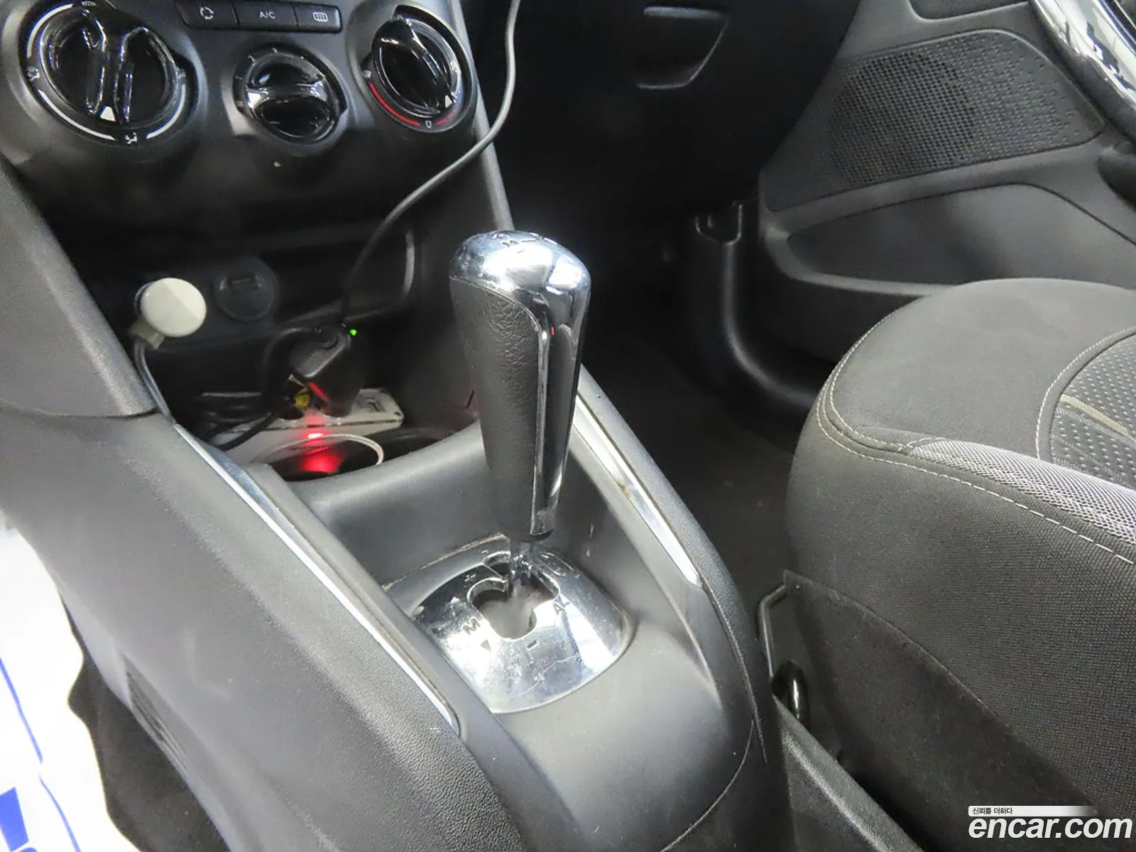 Peugeot 208 2015 — 15
