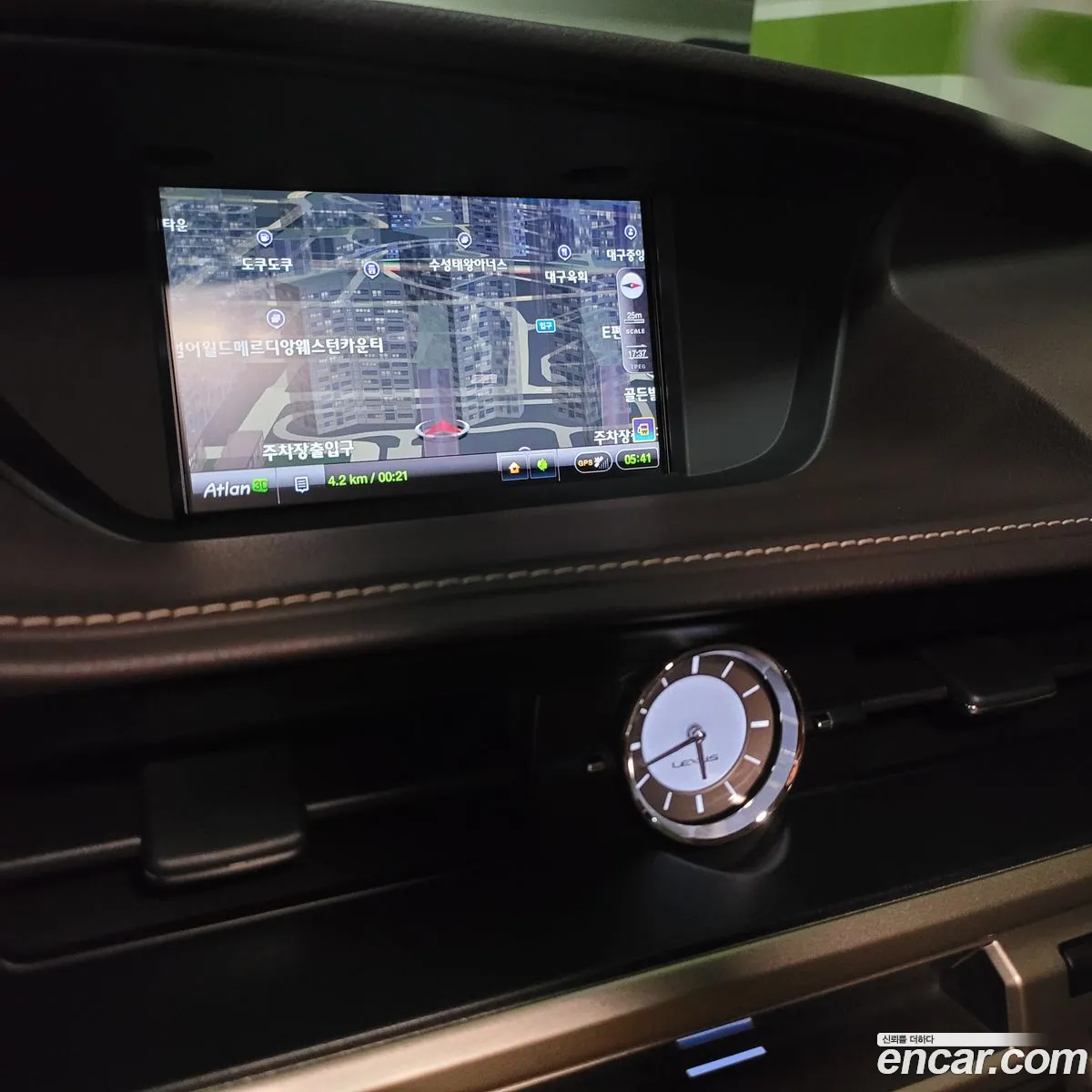 Lexus ES300h 2017 — 2