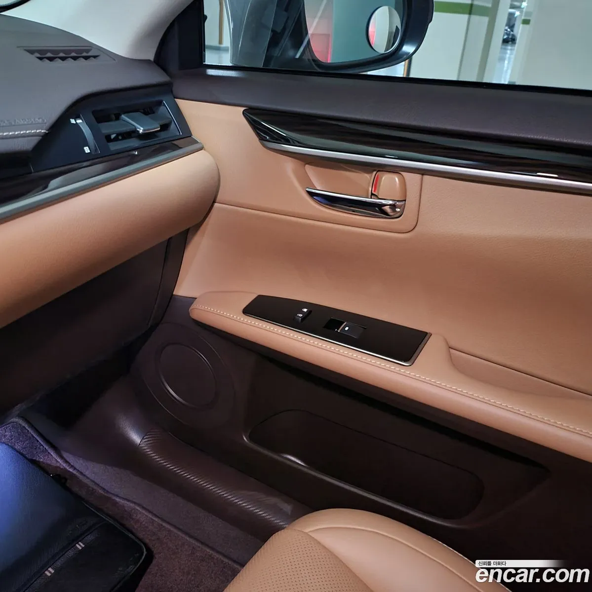 Lexus ES300h 2017 — 8