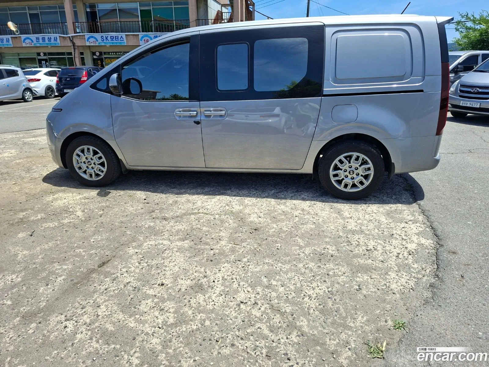 Hyundai Staria 2024 — 3