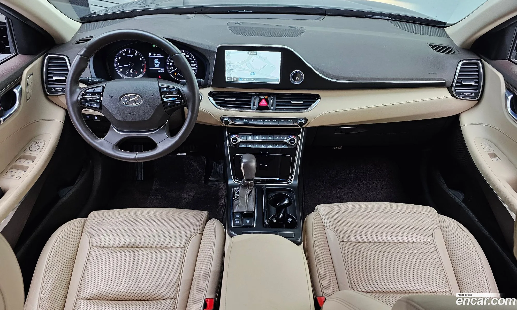 Hyundai Grandeur IG 2017 KMHF241EBJA068046 — 3
