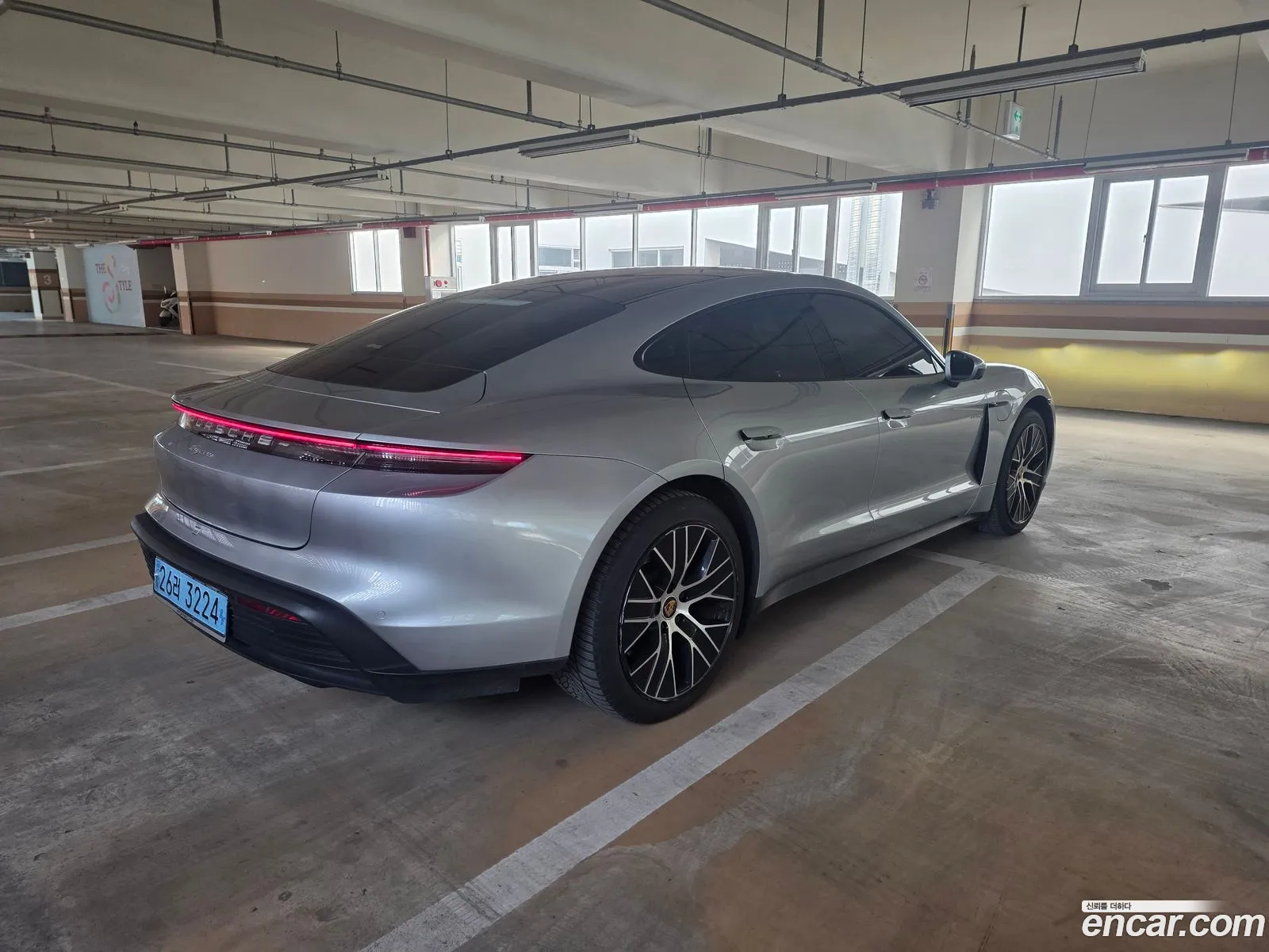 Porsche Taycan 2022 — 12