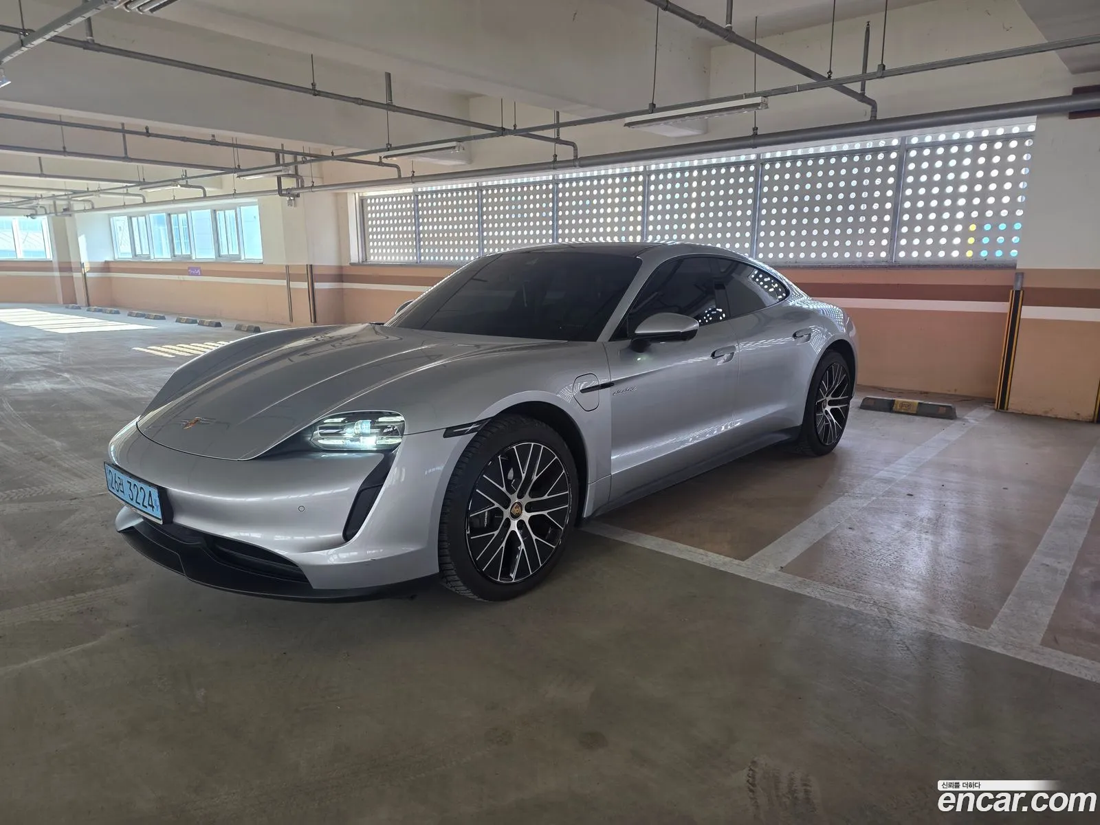 Porsche Taycan 2022 — 6