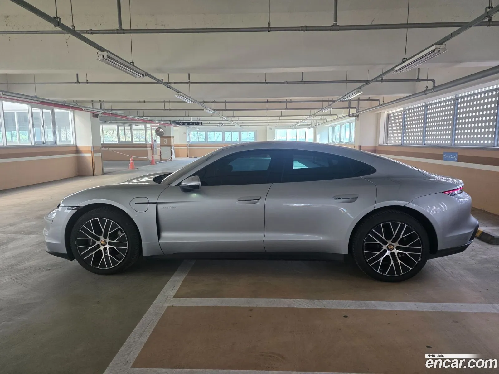 Porsche Taycan 2022 — 7