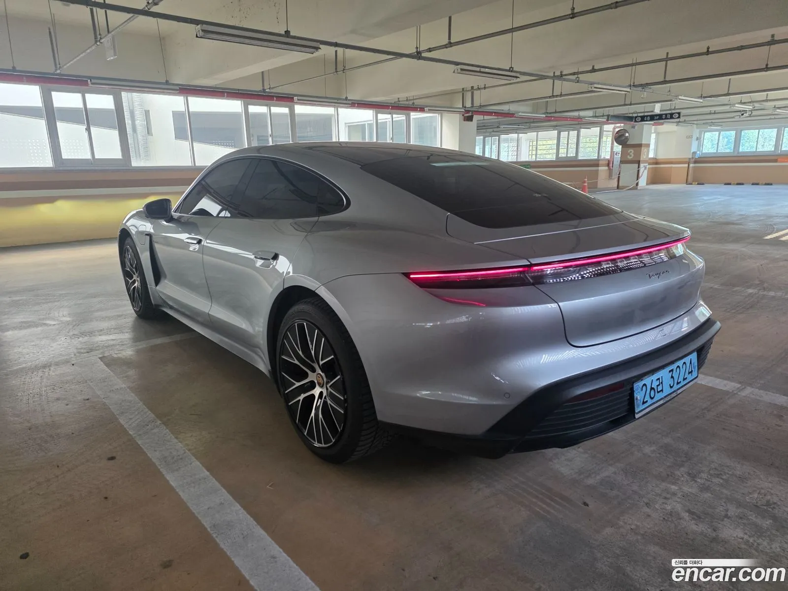 Porsche Taycan 2022 — 3