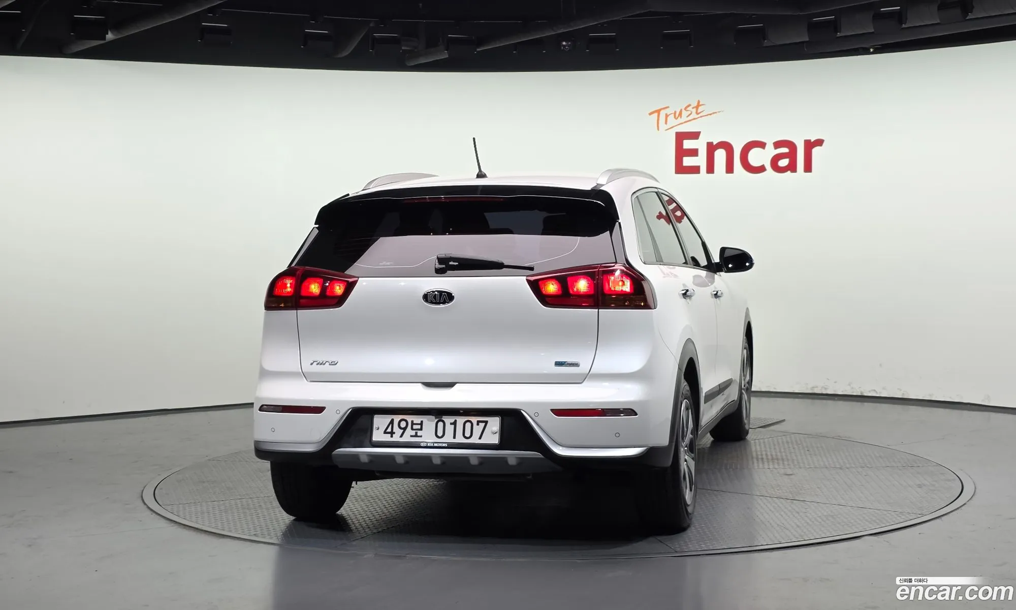 Kia Niro 2016 KNACA81CGHA002895 — 4