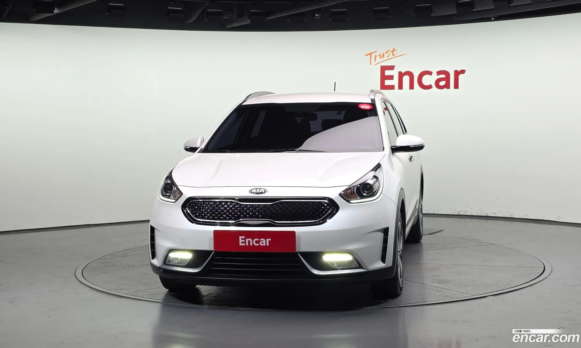 Kia Niro 2016 KNACA81CGHA002895 — 3