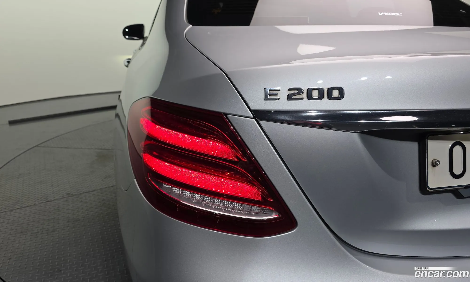 Mercedes-Benz E-Class W213 2018 WDDZF4CB3JA425434 — 13