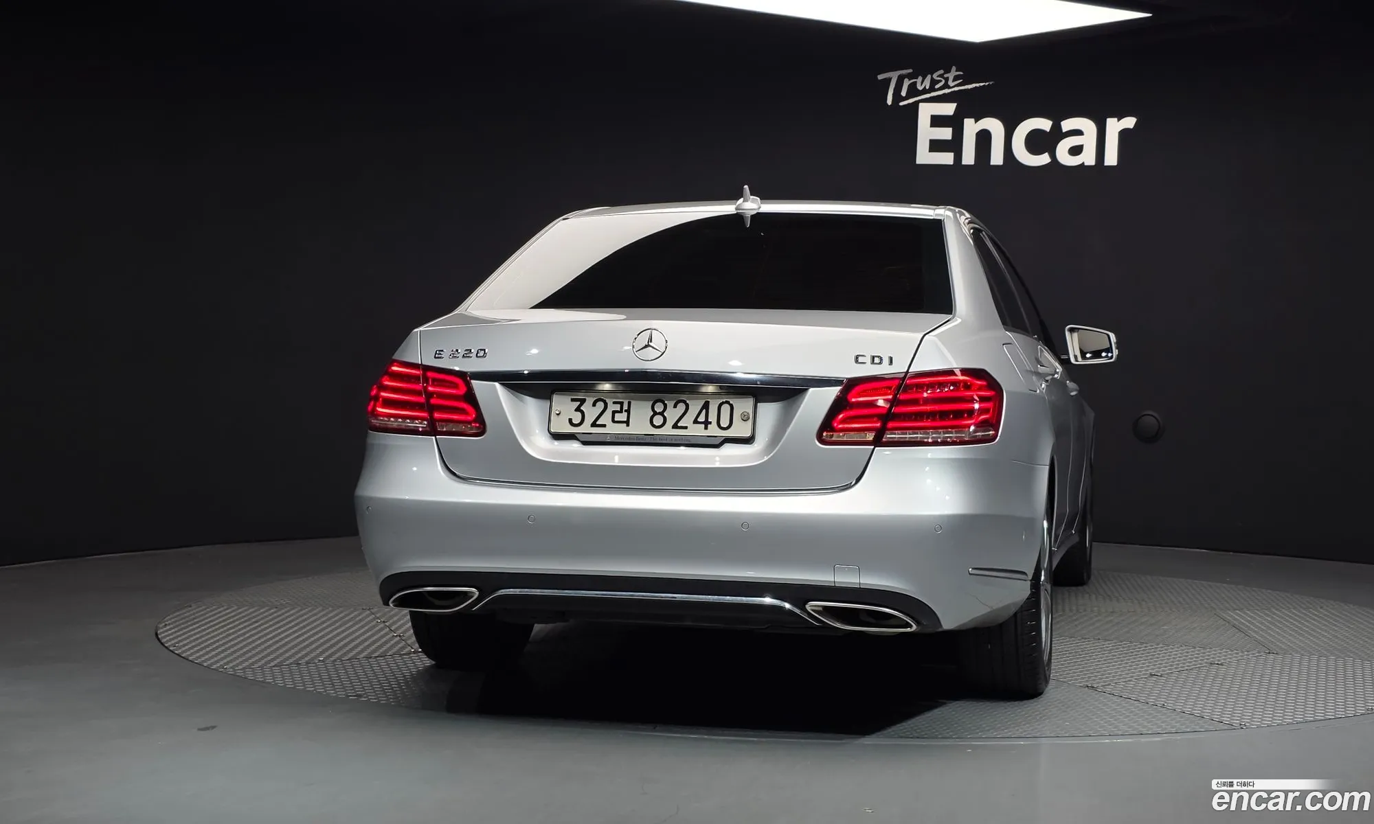 Mercedes-Benz E-Class W212 2014 WDDHF0CB0EA973238 — 15