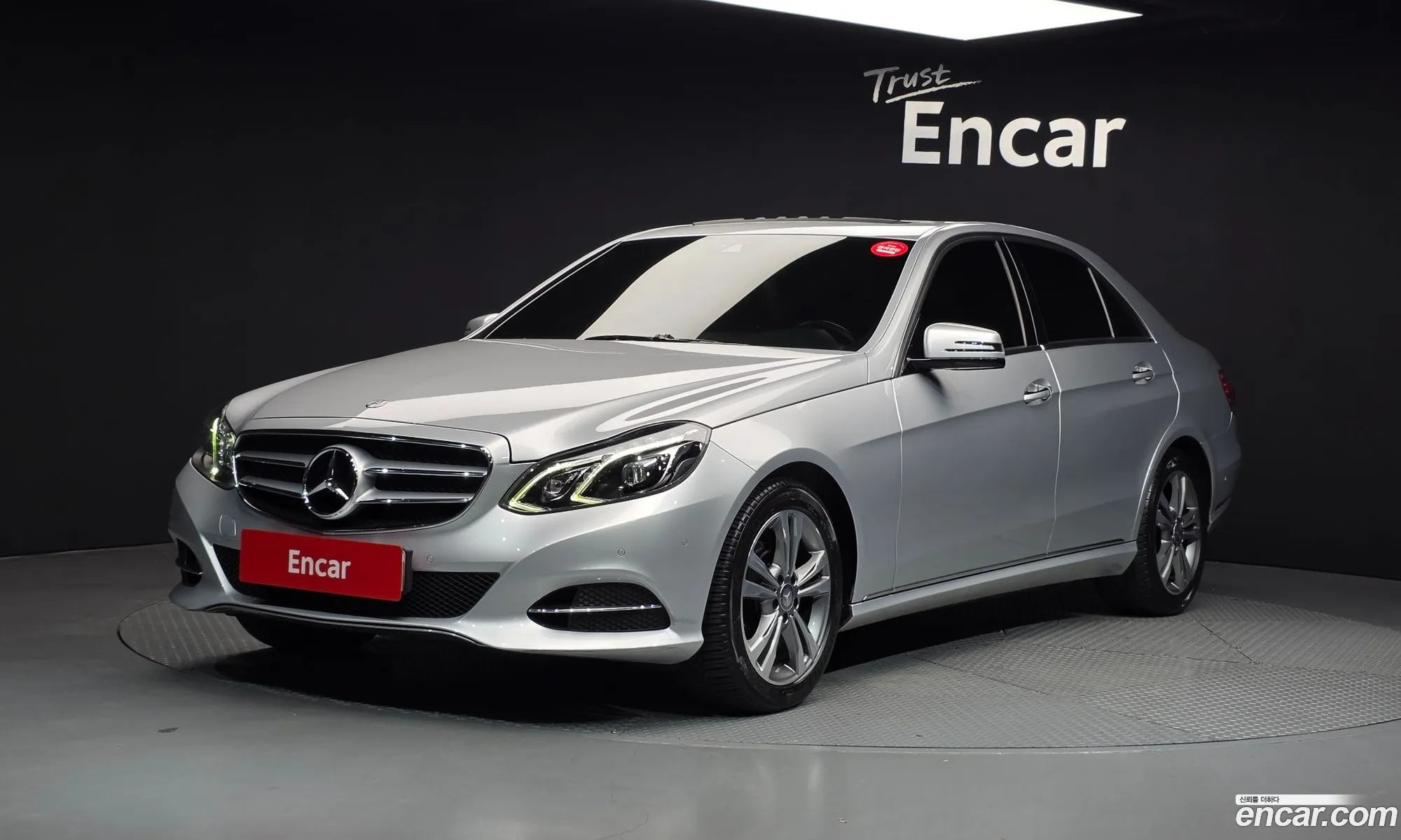 Mercedes-Benz E-Class W212 2014 WDDHF0CB0EA973238 — 9