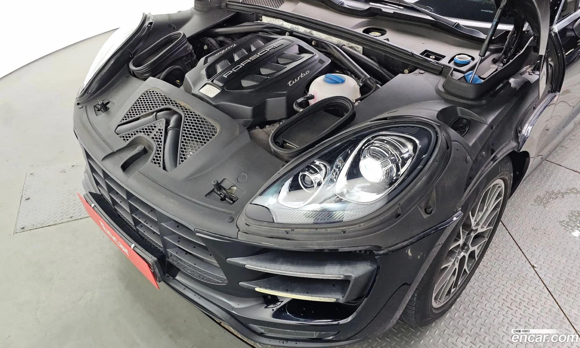 Porsche Macan 2014 WP1AF2956FLB93645 — 14
