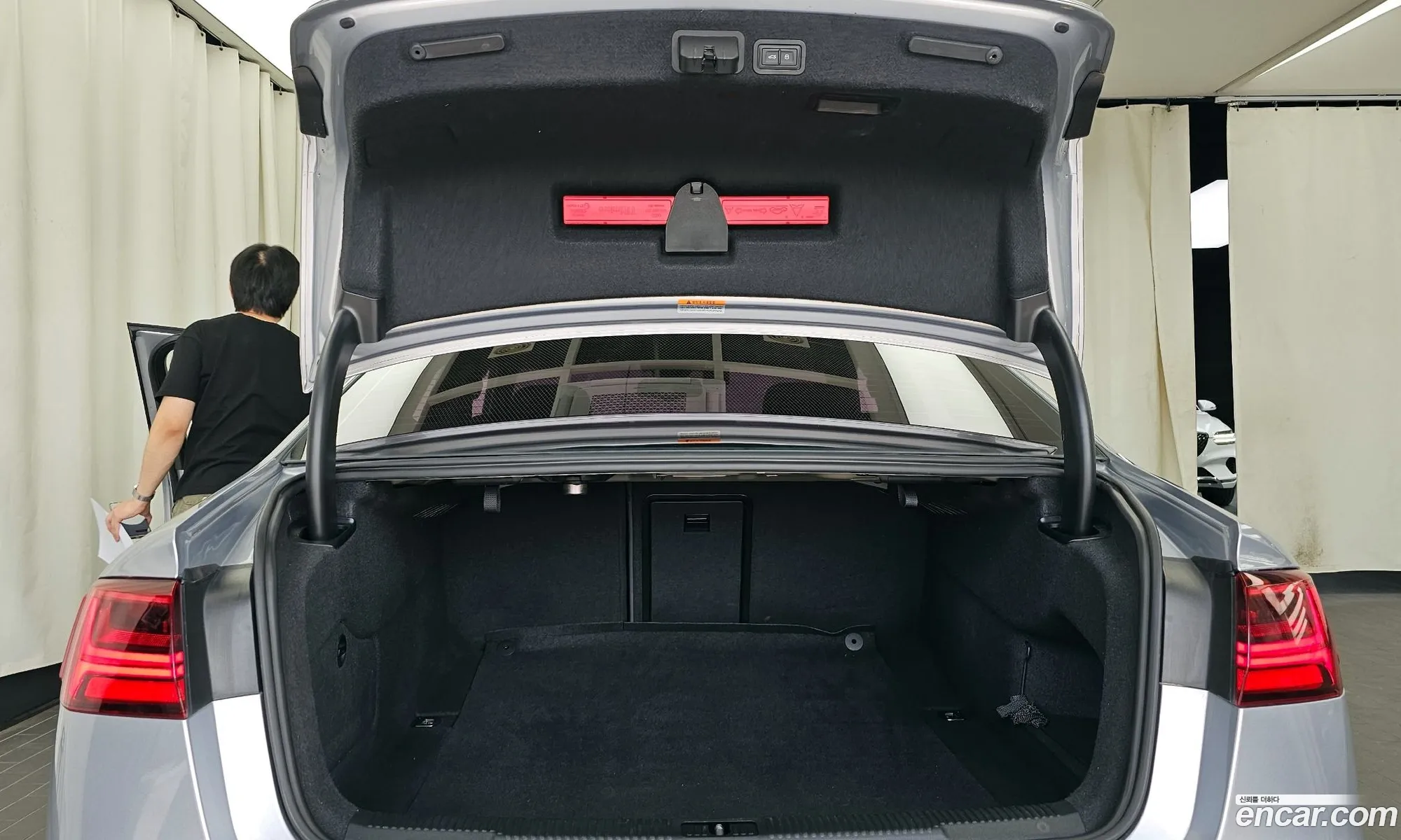 Audi A6 2018 WAUZZZ4G7JN132344 — 17