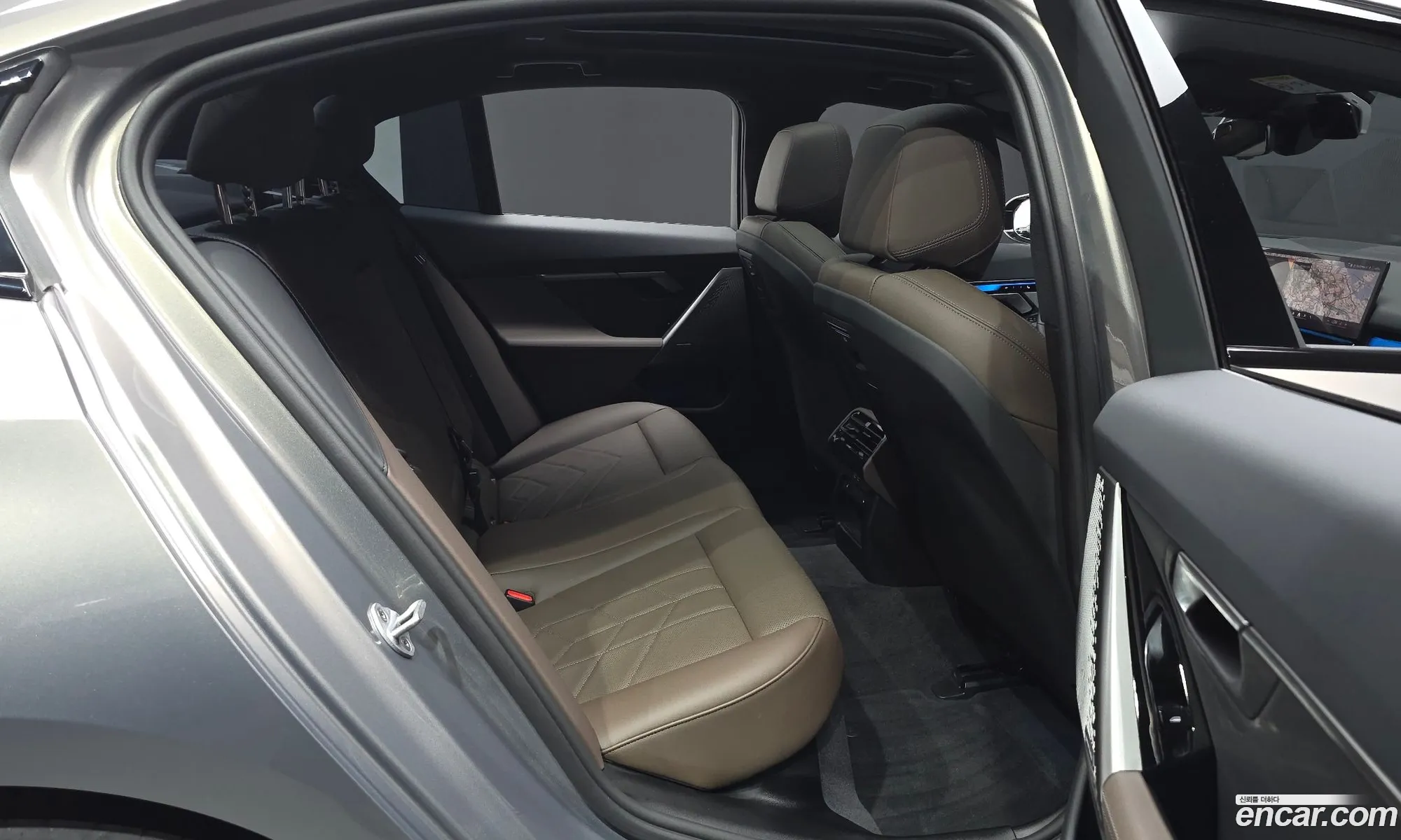 BMW 5 Series 2025 WBA41FL0XTCV91869 — 7