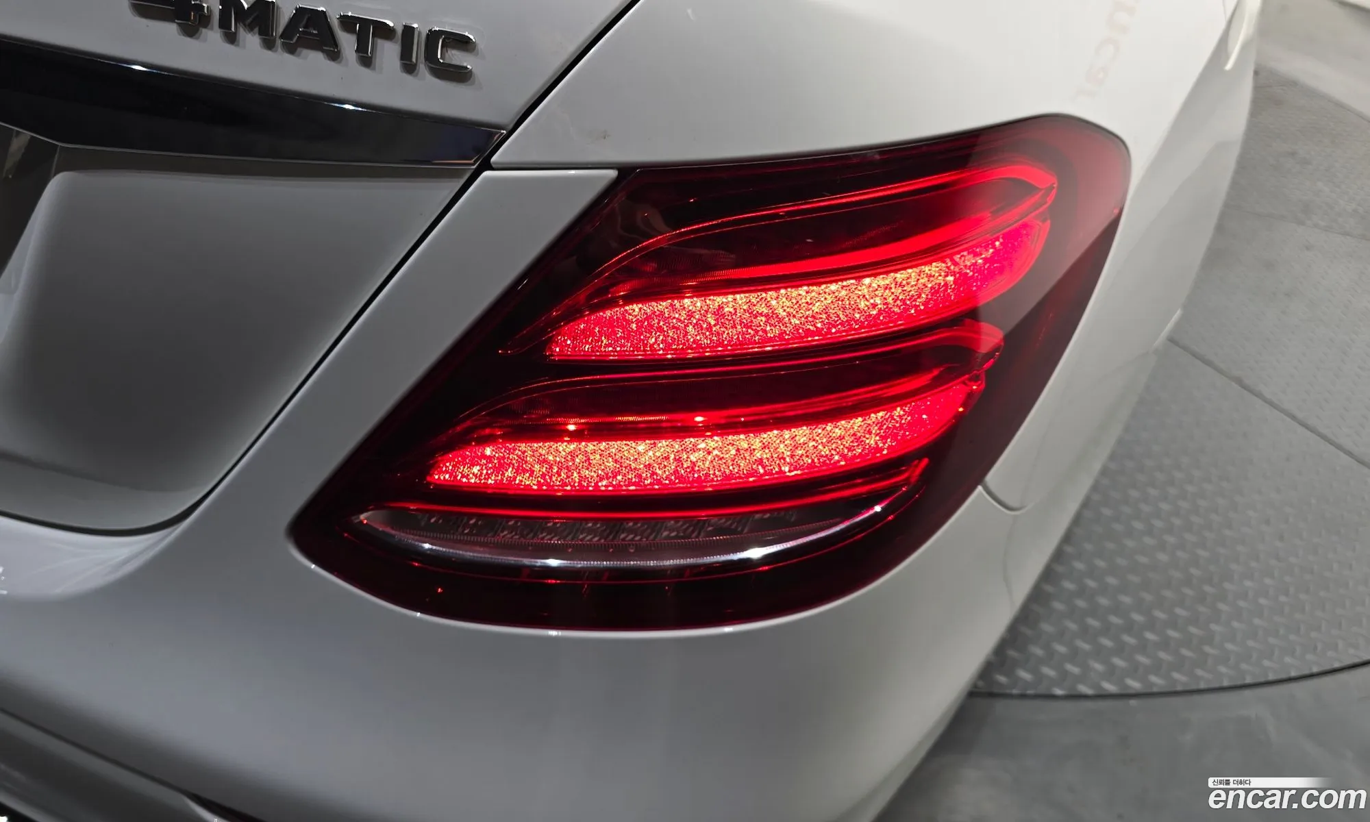 Mercedes-Benz E-Class W213 2018 WDDZF4CB5JA419781 — 4