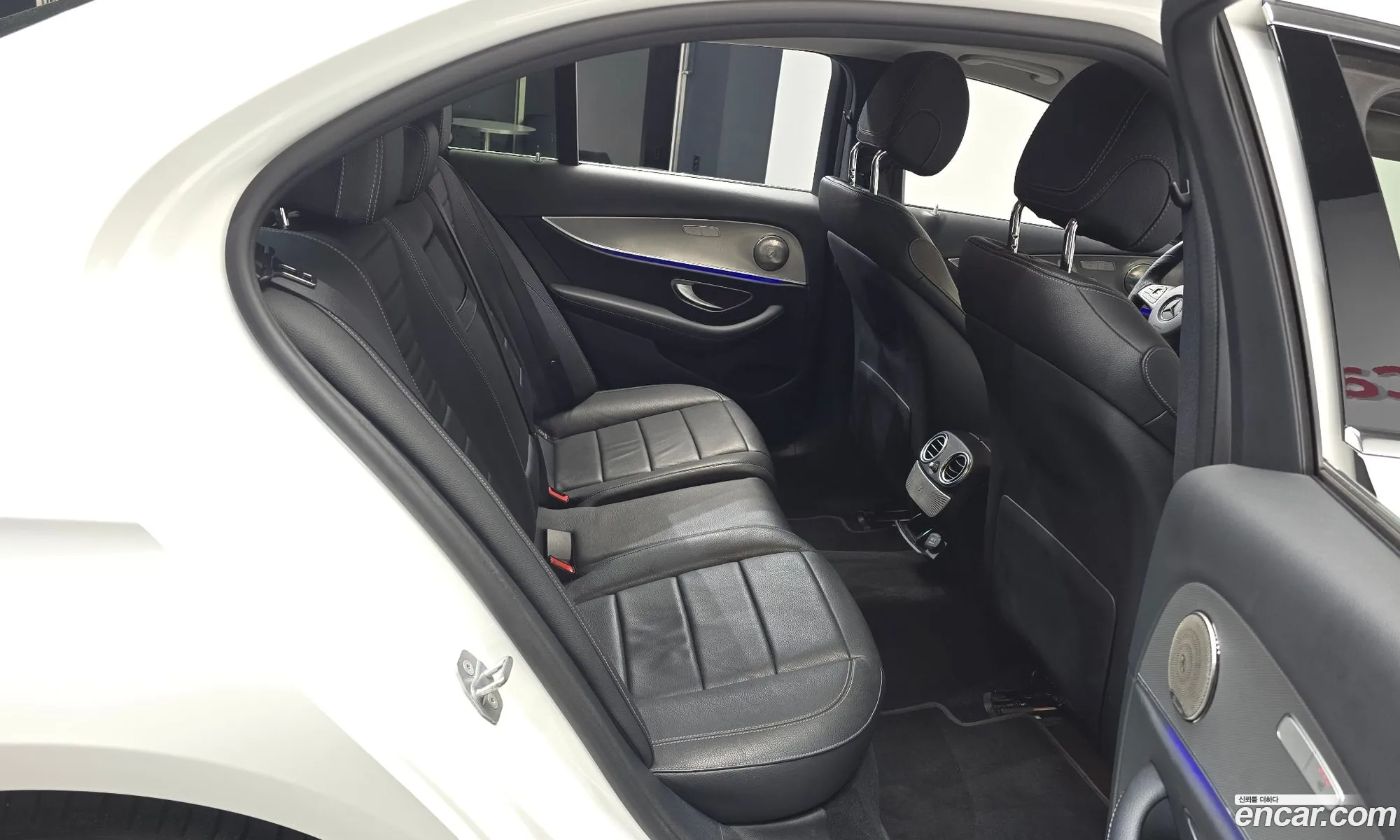 Mercedes-Benz E-Class W213 2018 WDDZF4CB5JA419781 — 21