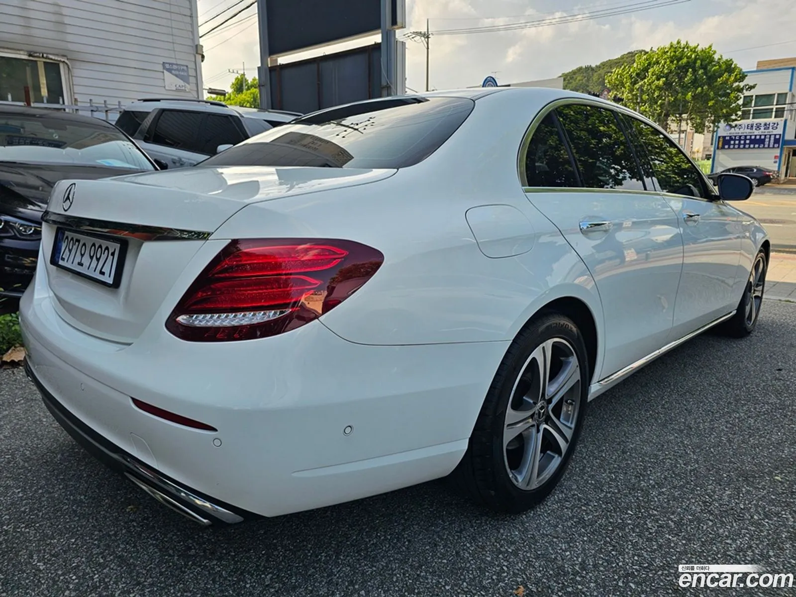 Mercedes-Benz E-Class W213 2019 — 12