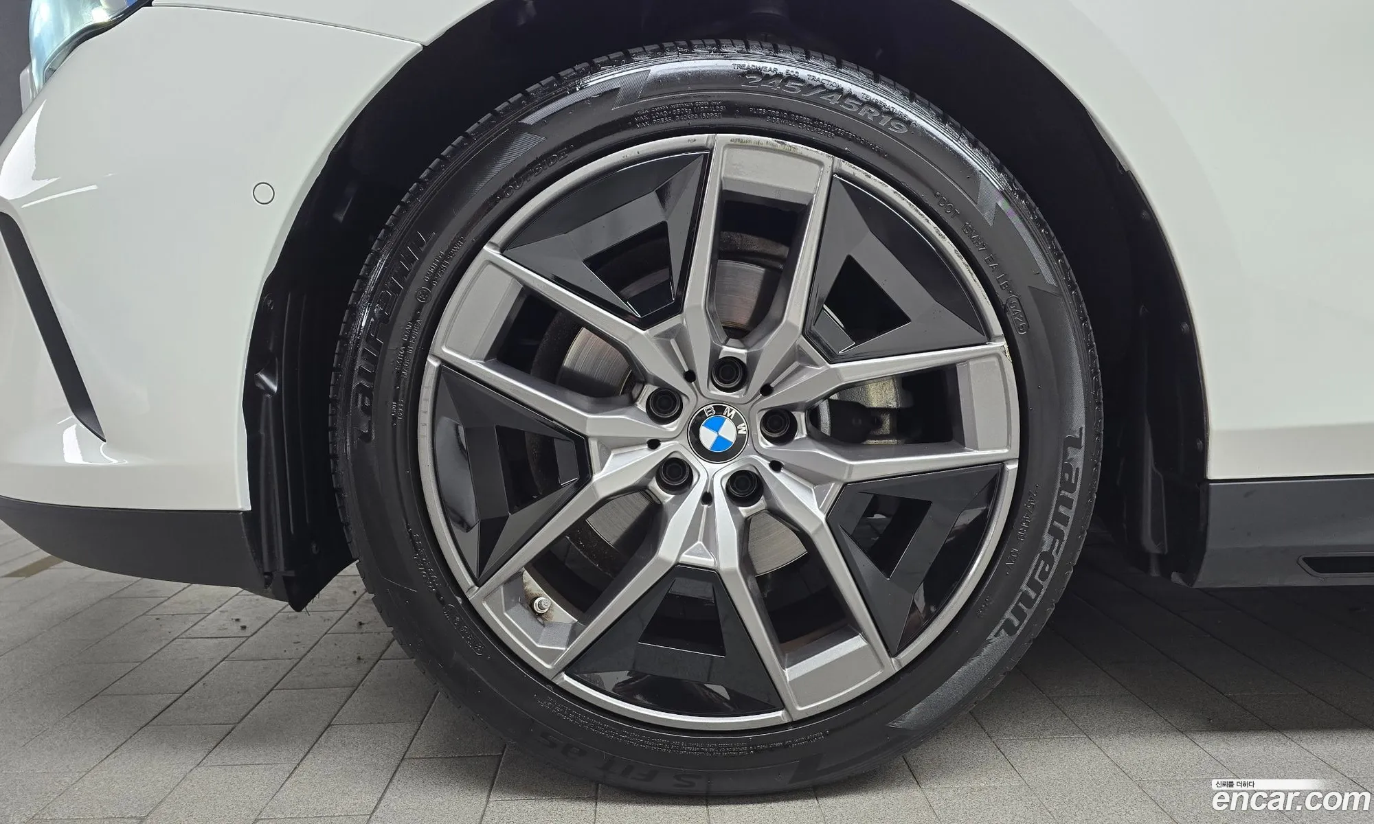 BMW 5 Series 2023 — 11