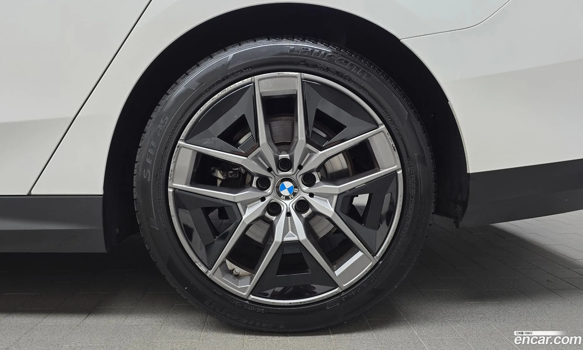 BMW 5 Series 2023 — 5